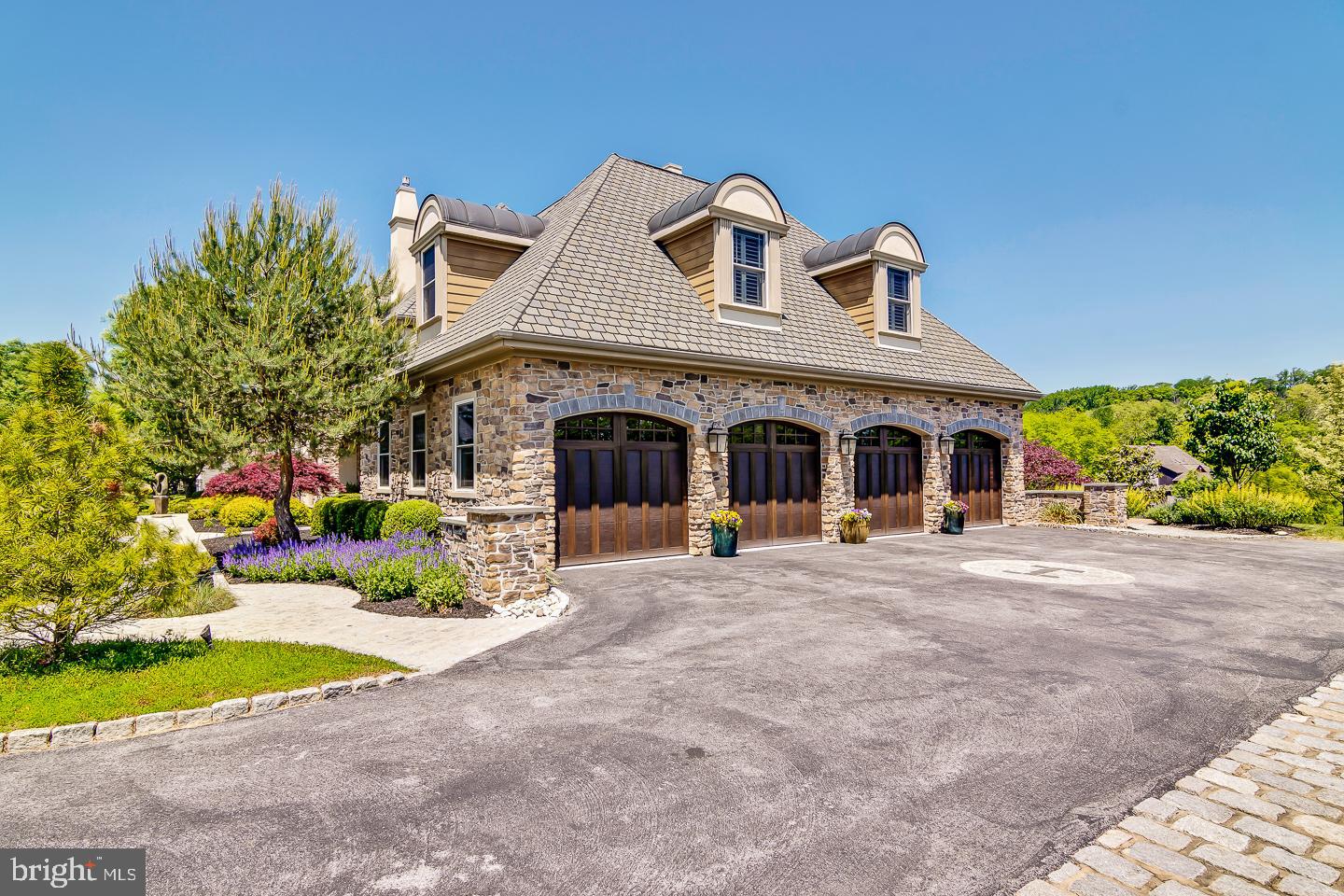 SQUIRES LEA - Residential