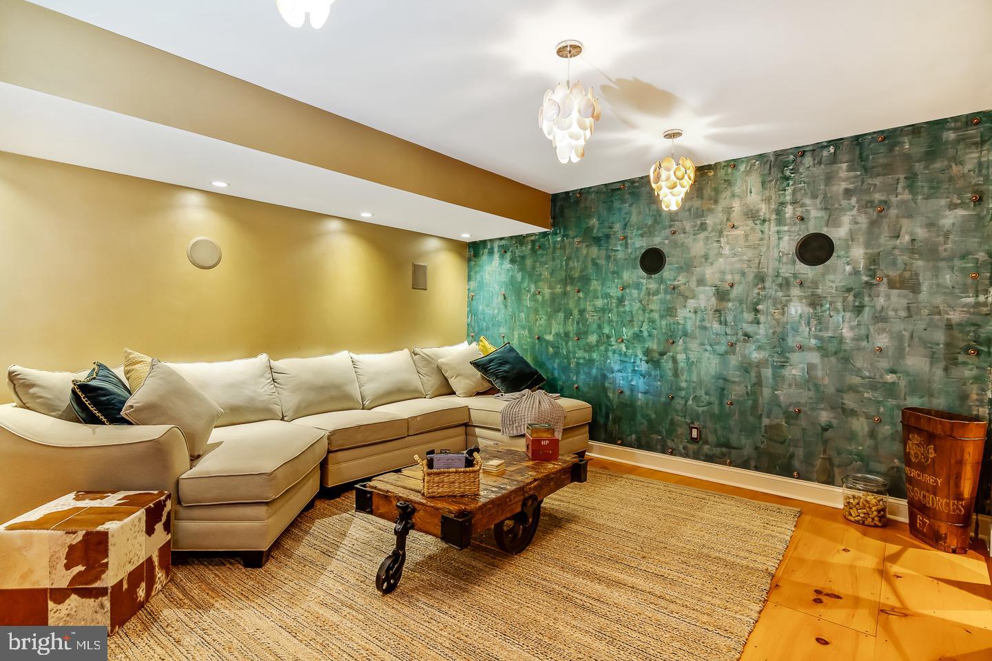 SQUIRES LEA - Residential