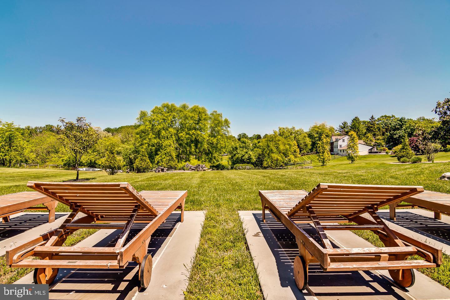 SQUIRES LEA - Residential