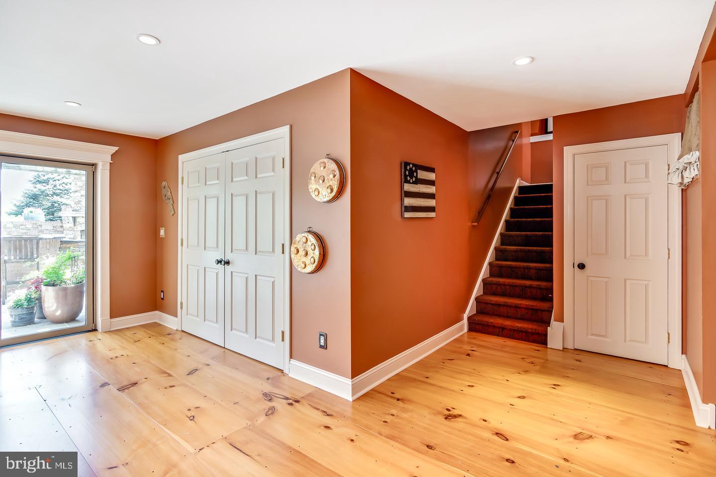 SQUIRES LEA - Residential