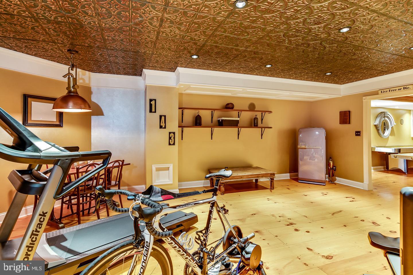 SQUIRES LEA - Residential