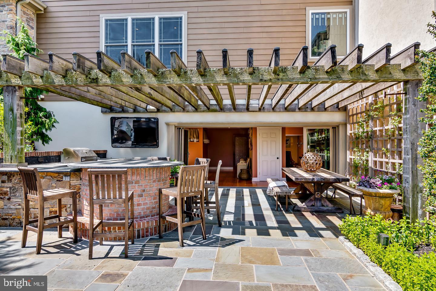 SQUIRES LEA - Residential