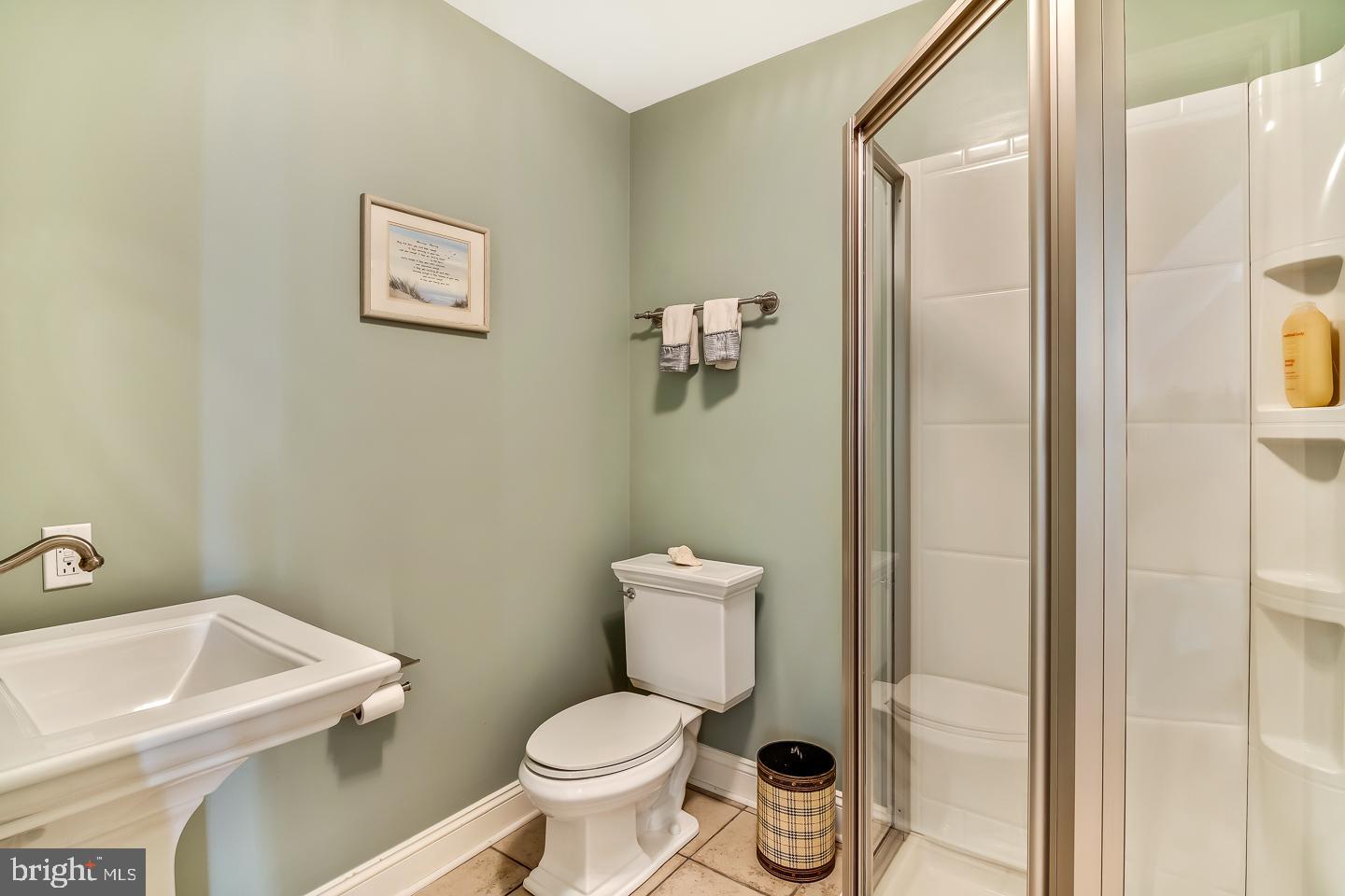 SQUIRES LEA - Residential