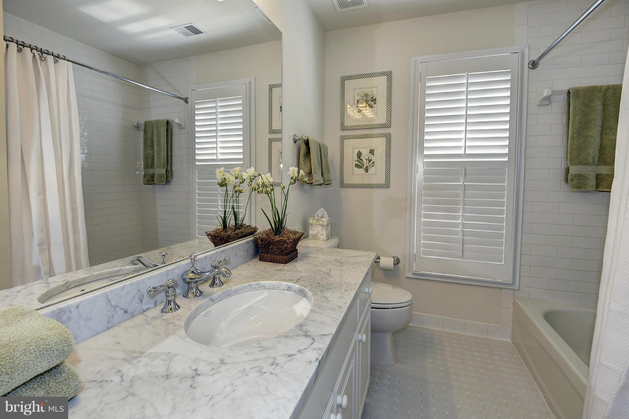 WEST MC LEAN - Residential