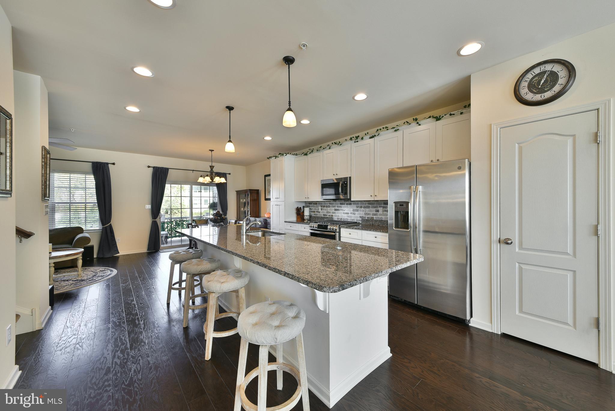 HIGH GROVE - Residential