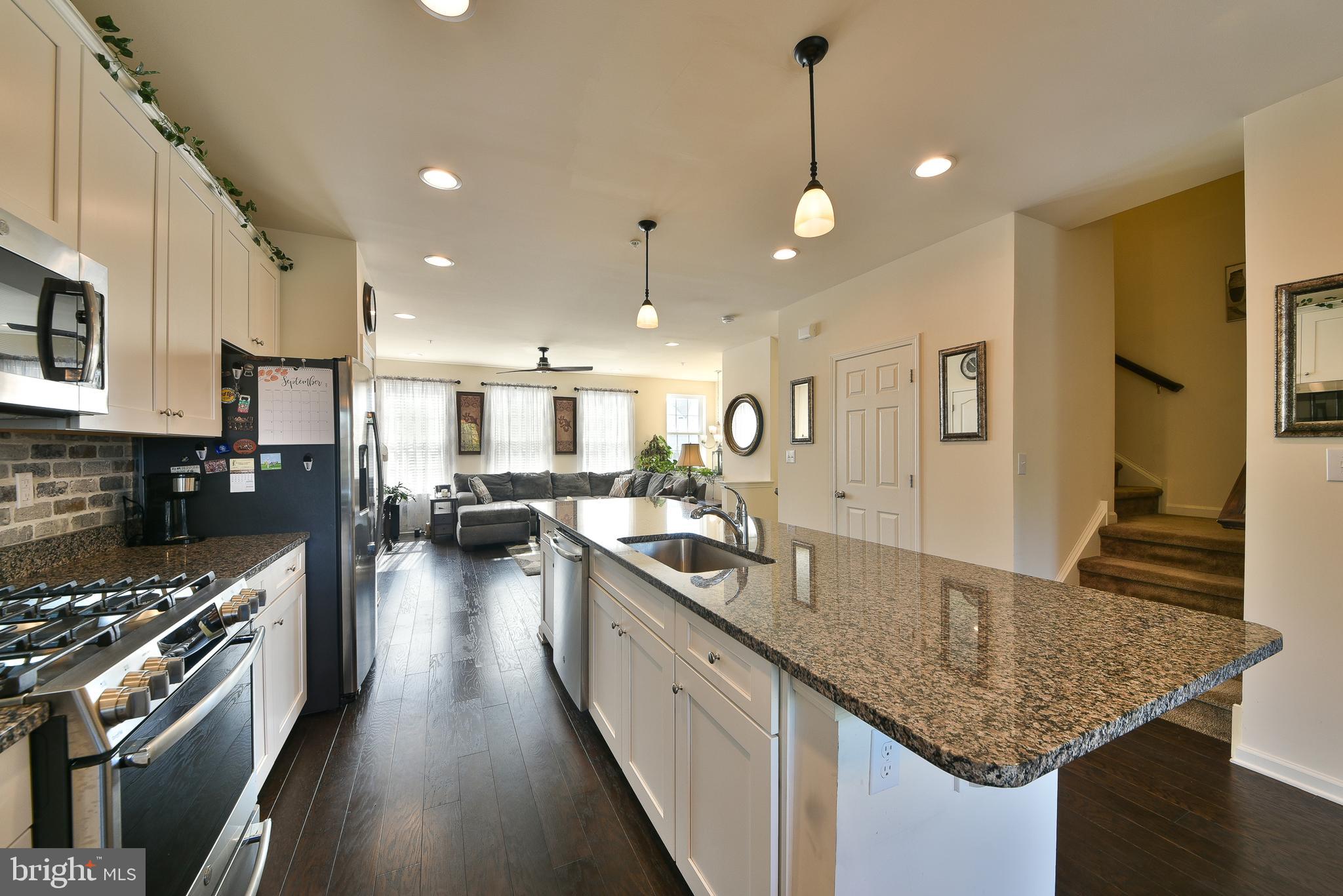 HIGH GROVE - Residential