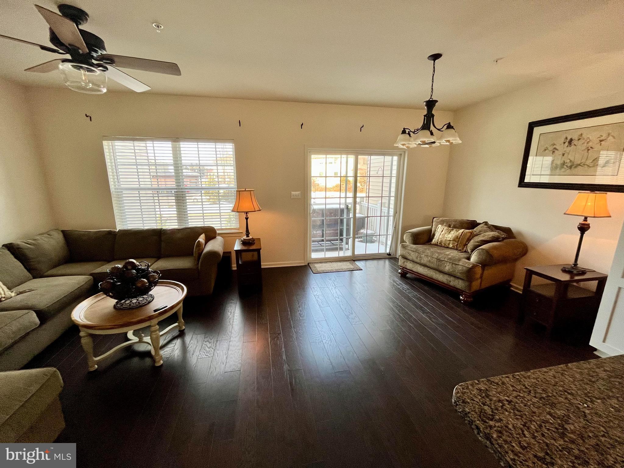 HIGH GROVE - Residential