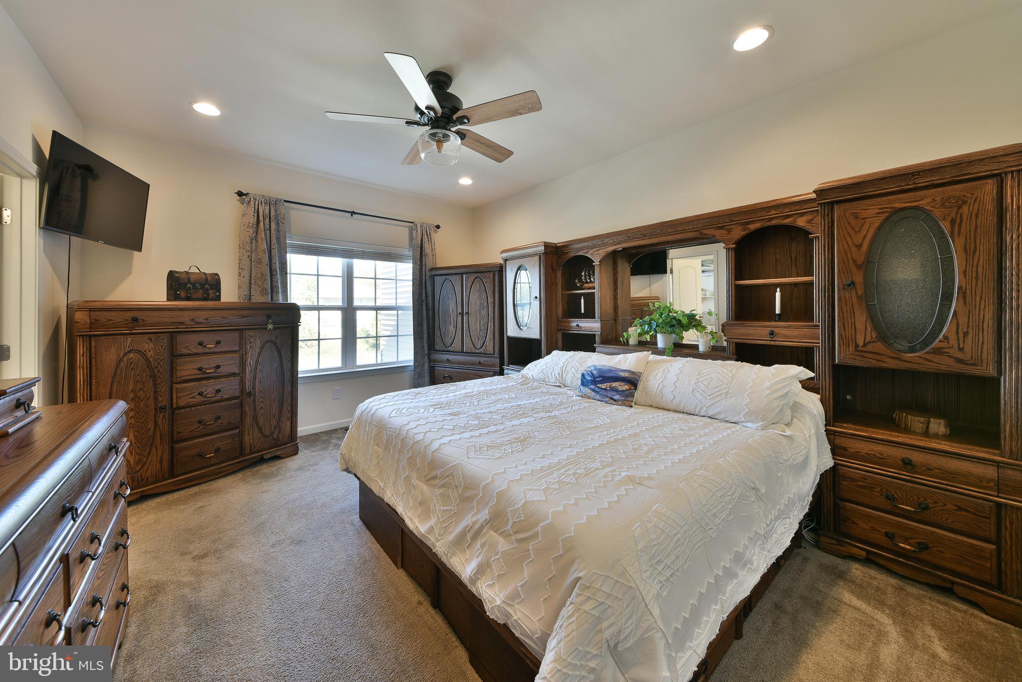 HIGH GROVE - Residential