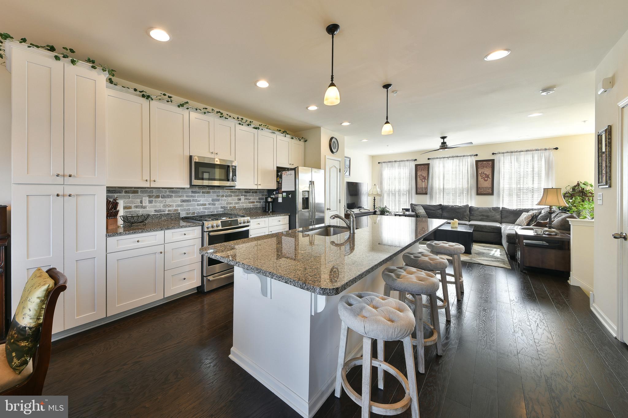 HIGH GROVE - Residential