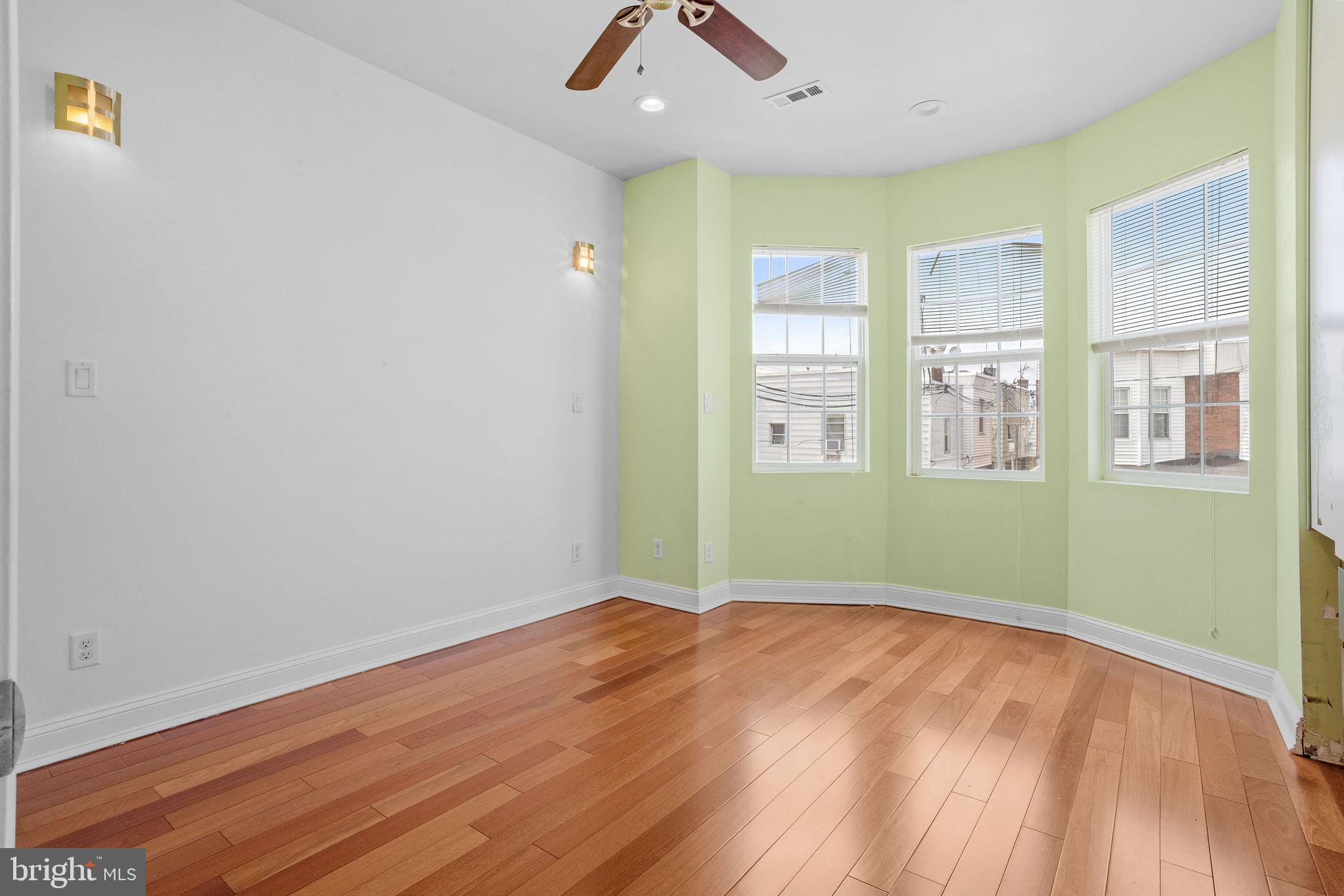 LOWER MOYAMENSING - Residential