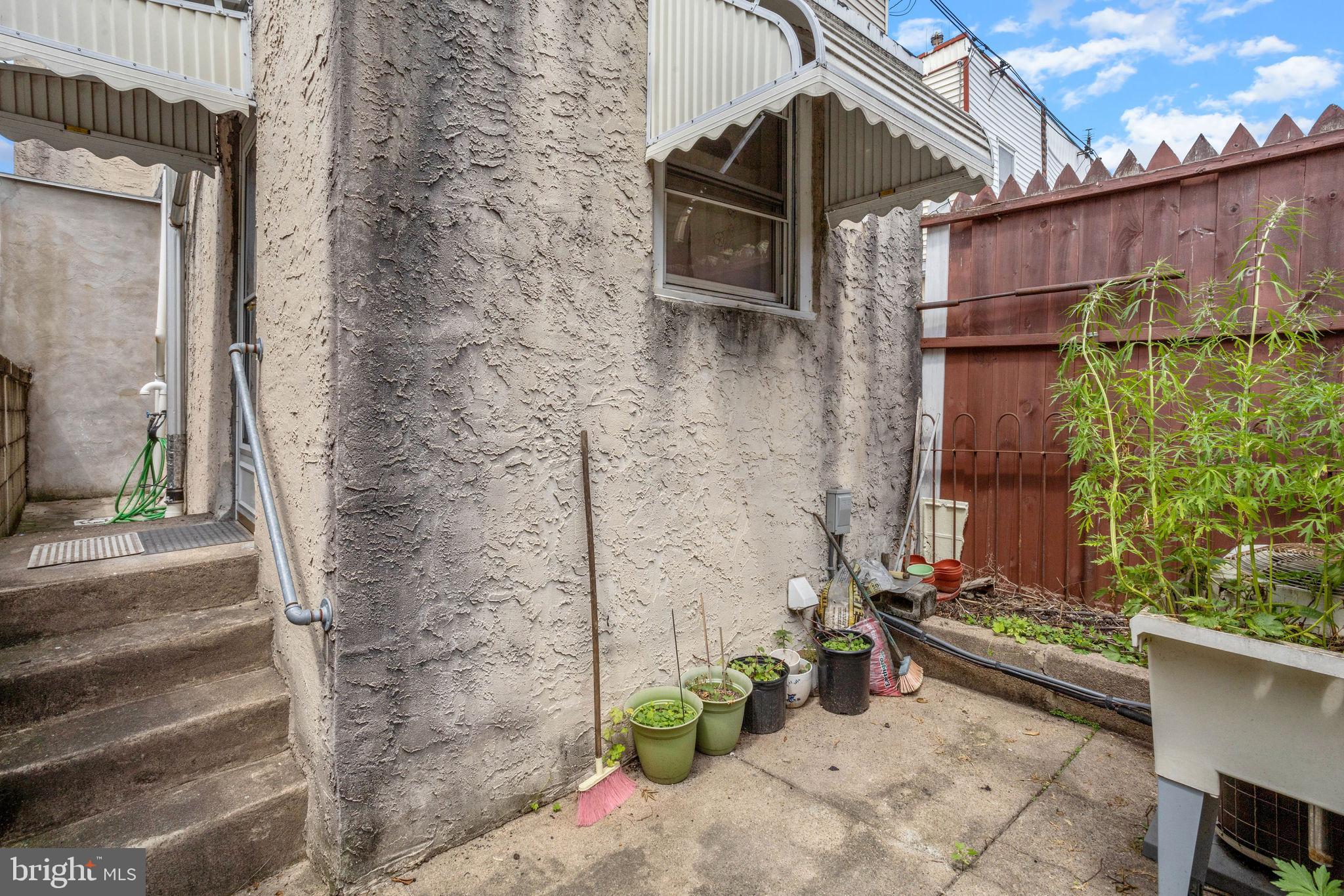 LOWER MOYAMENSING - Residential