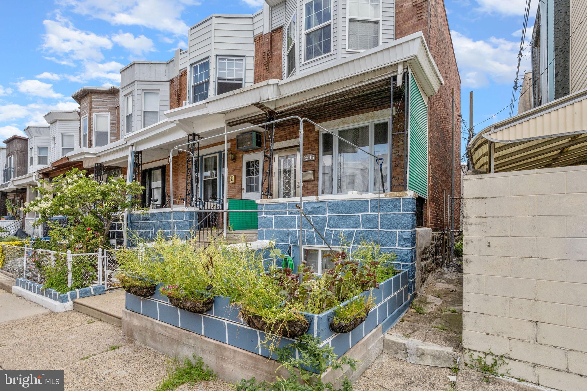 LOWER MOYAMENSING - Residential