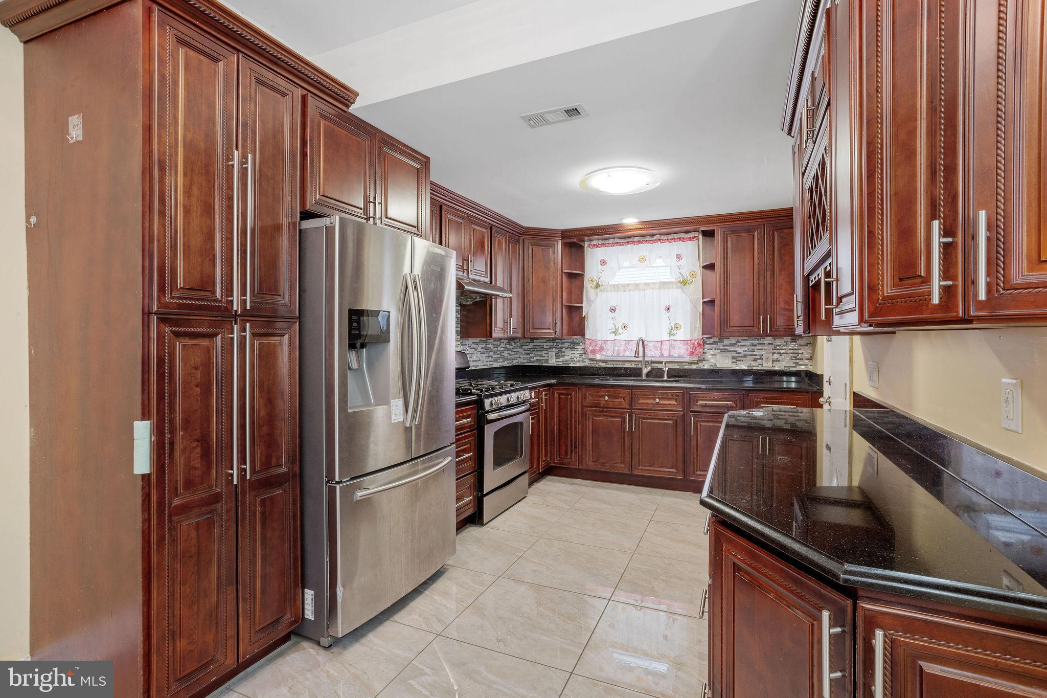 LOWER MOYAMENSING - Residential