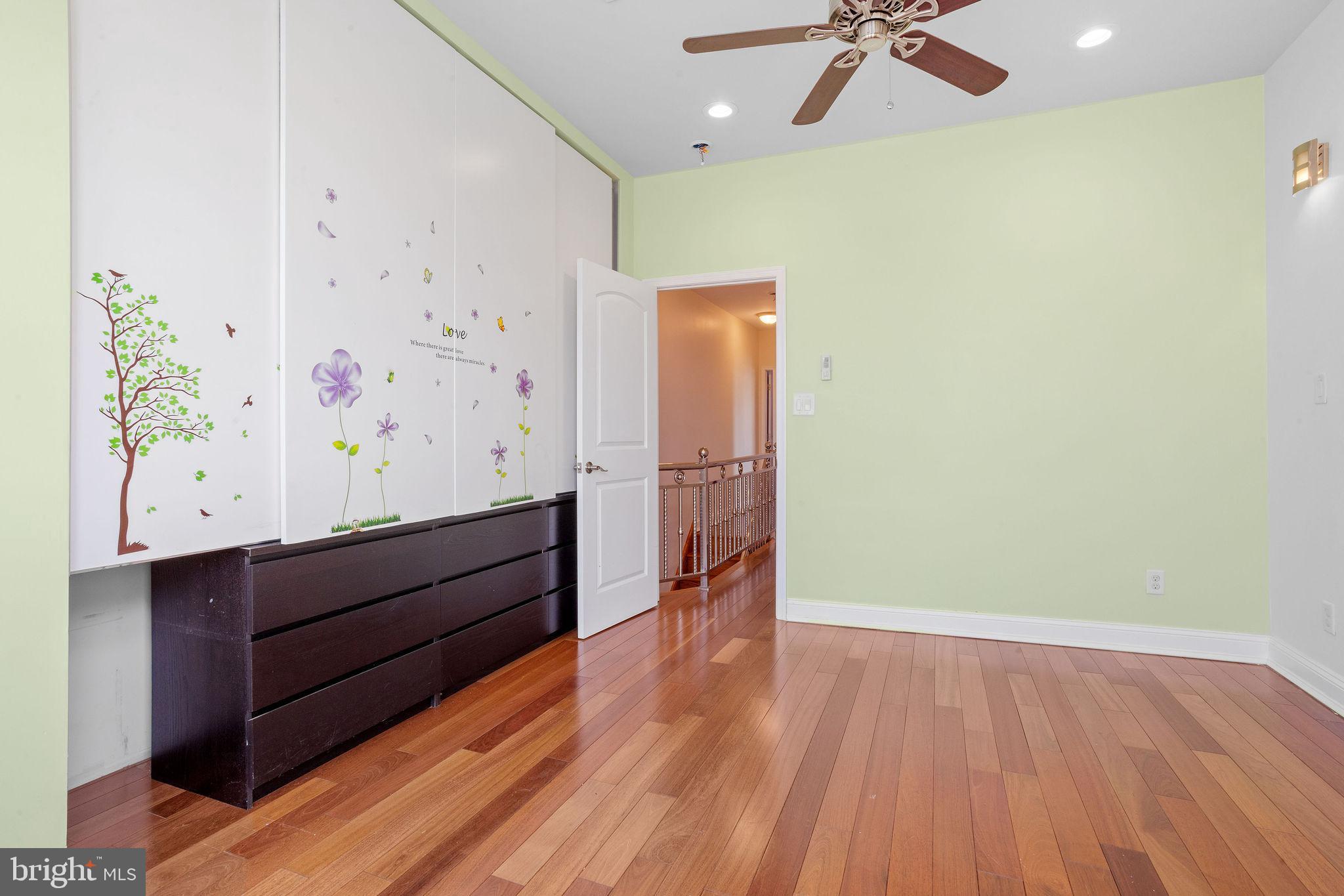 LOWER MOYAMENSING - Residential