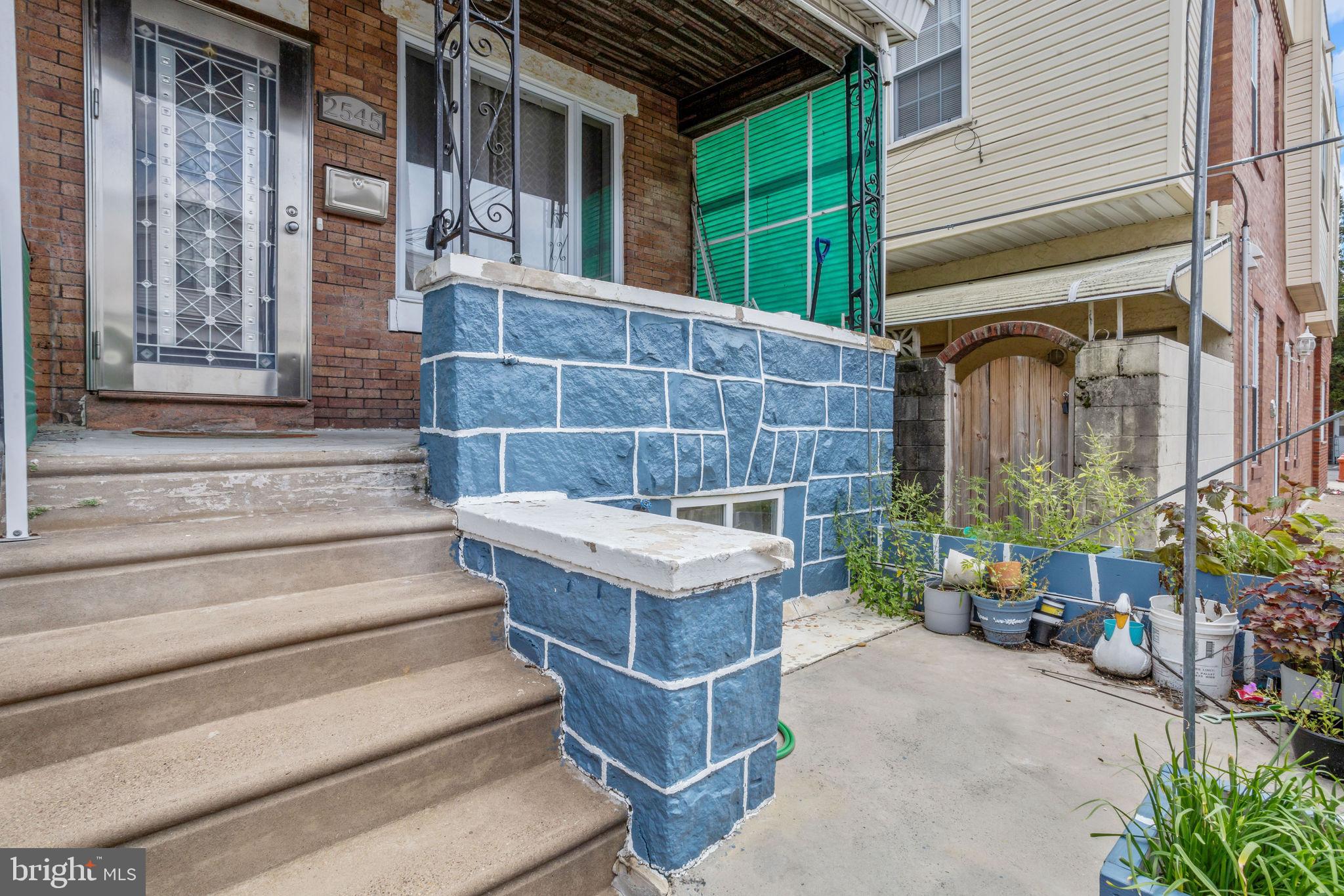 LOWER MOYAMENSING - Residential