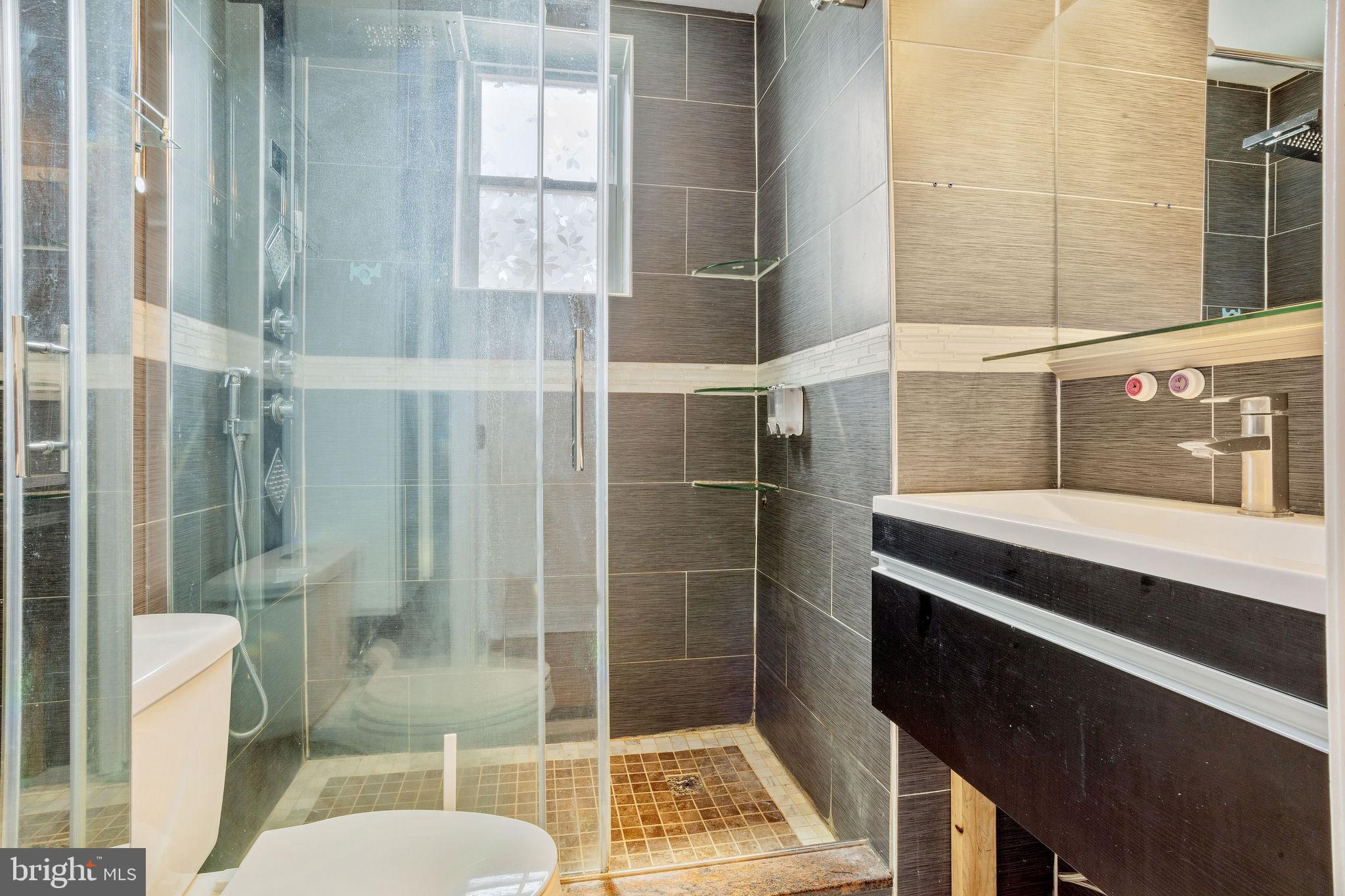 LOWER MOYAMENSING - Residential