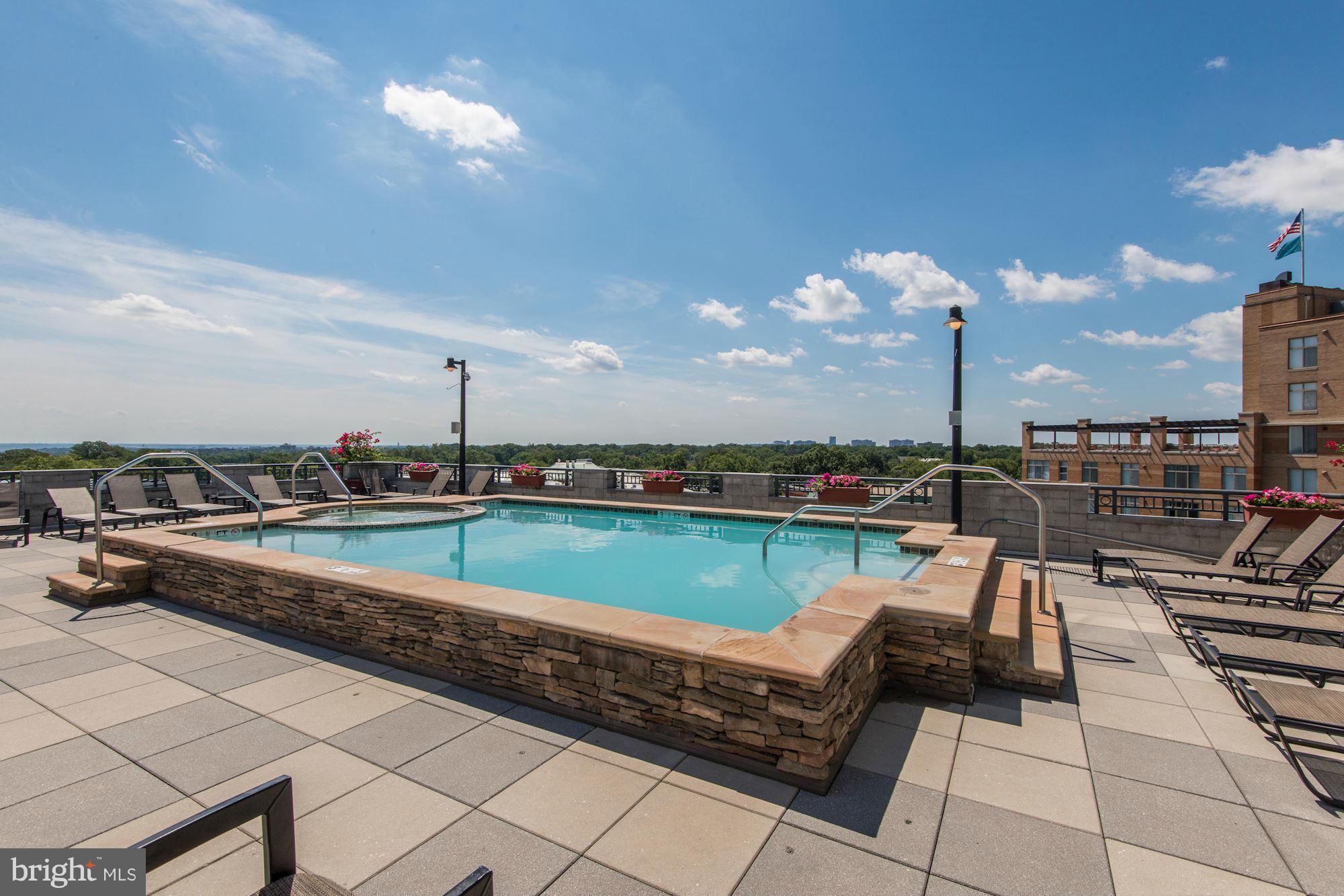 CLARENDON - Residential