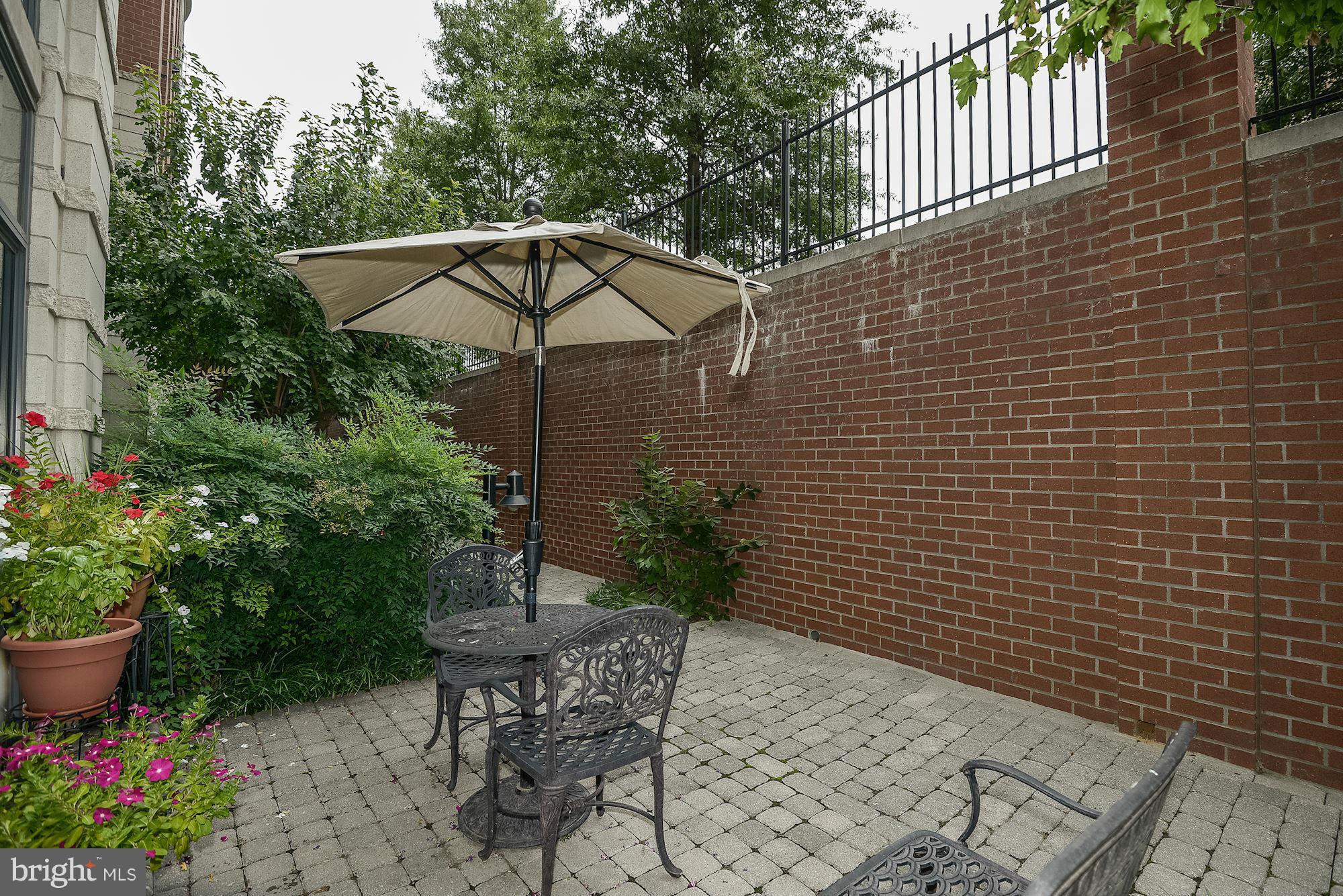 CLARENDON - Residential