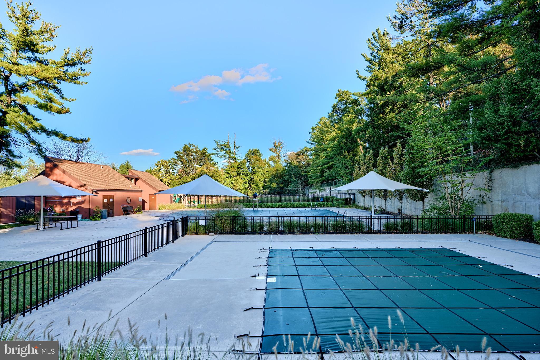 RUXTON CROSSING TOWNHSE - Residential