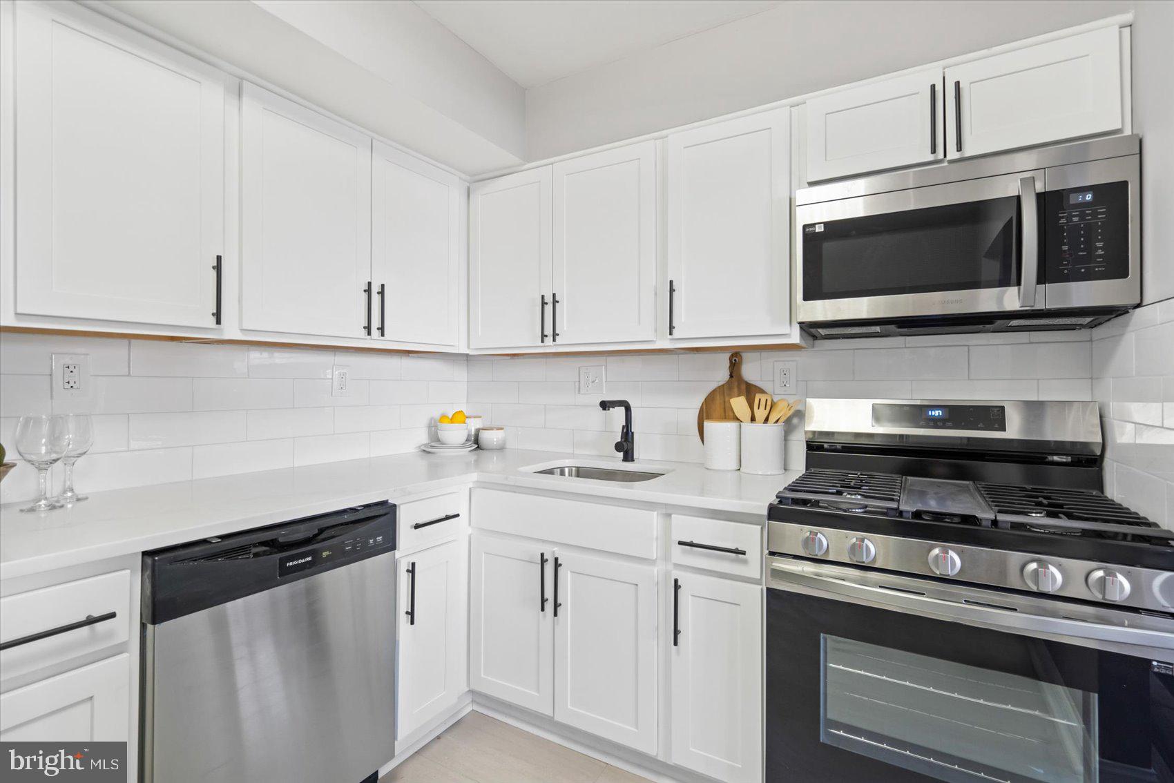 ROCKLAND RUN - Residential Lease