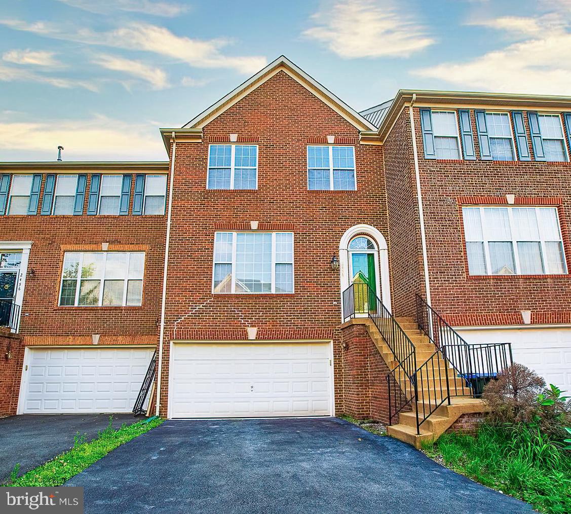 WEXFORD TOWNHOMES AT MCNAIR - Residential Lease