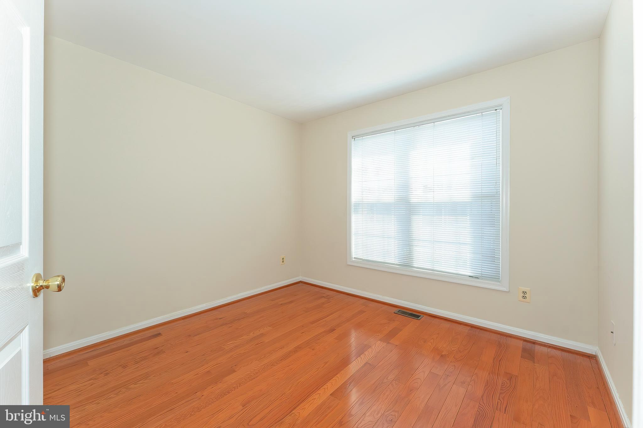 WEXFORD TOWNHOMES AT MCNAIR - Residential Lease