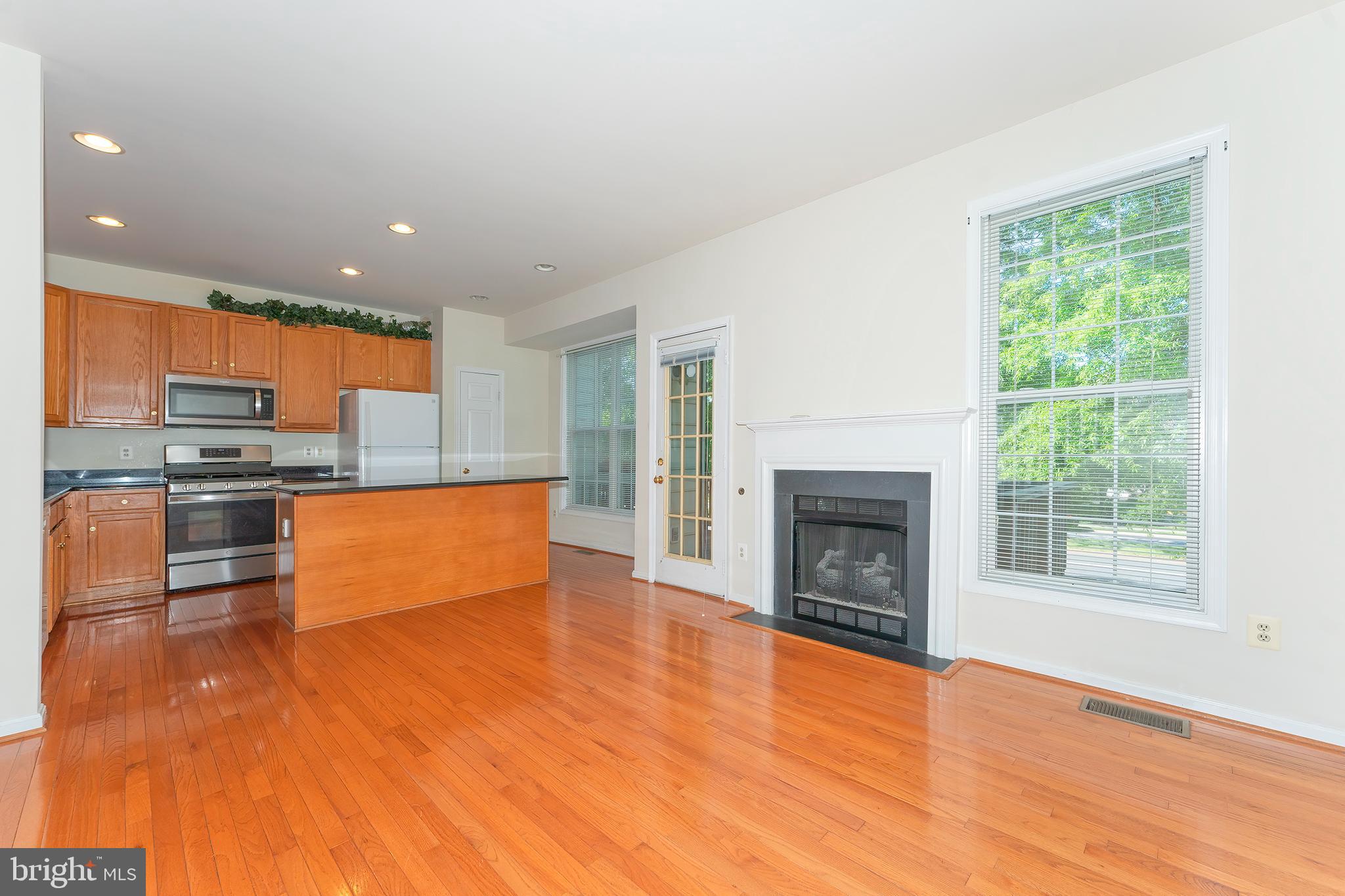 WEXFORD TOWNHOMES AT MCNAIR - Residential Lease