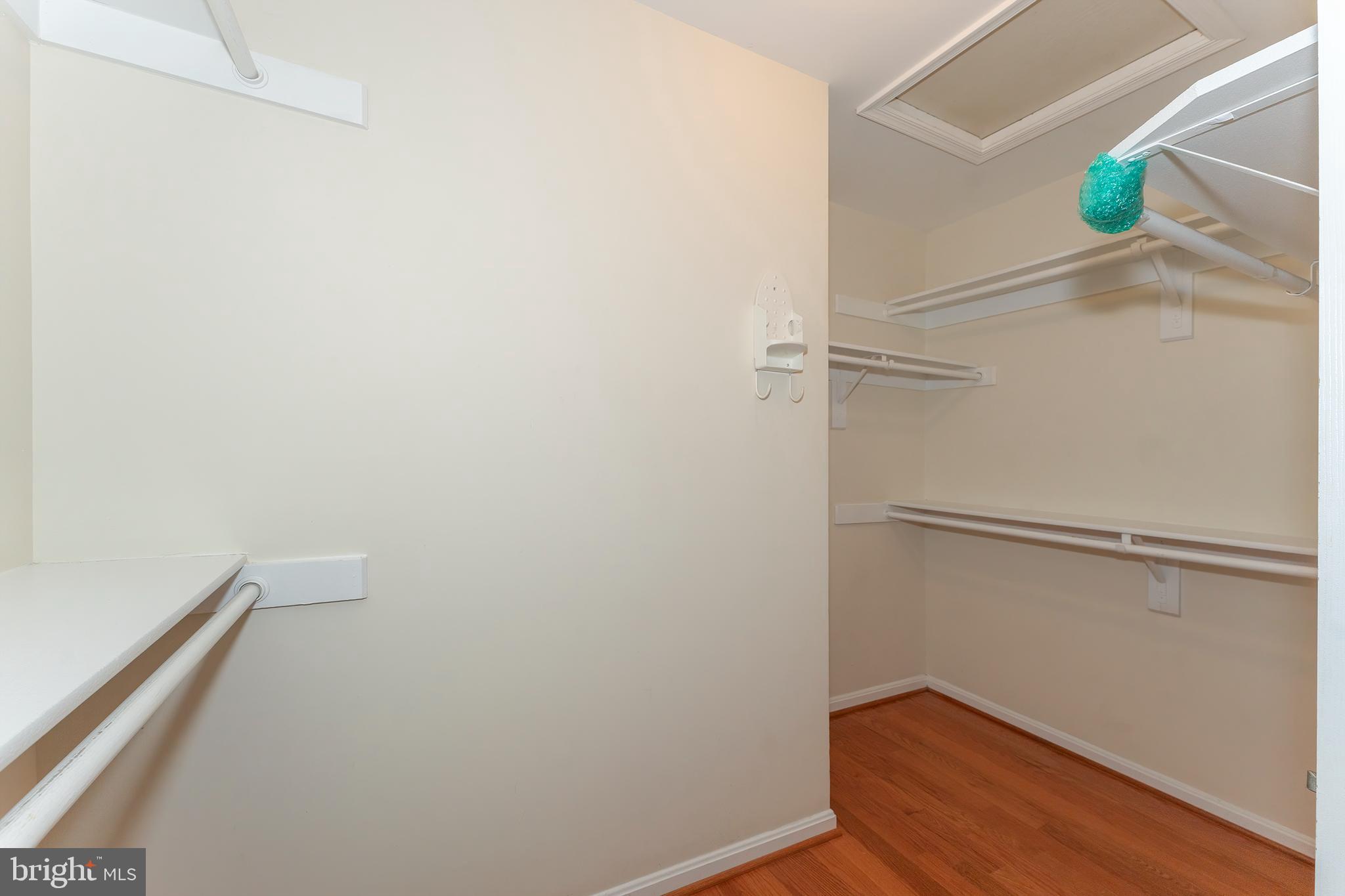 WEXFORD TOWNHOMES AT MCNAIR - Residential Lease