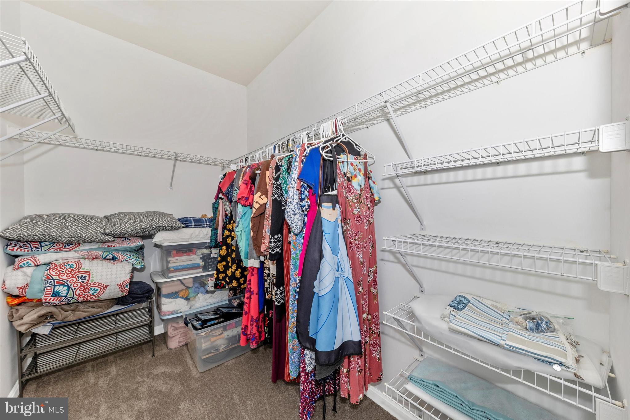 WATERSIDE - Residential