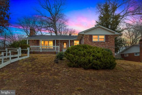 Photo of 9100 Saint Andrews Place, COLLEGE PARK, MD 20740 (MLS # MDPG2199942)