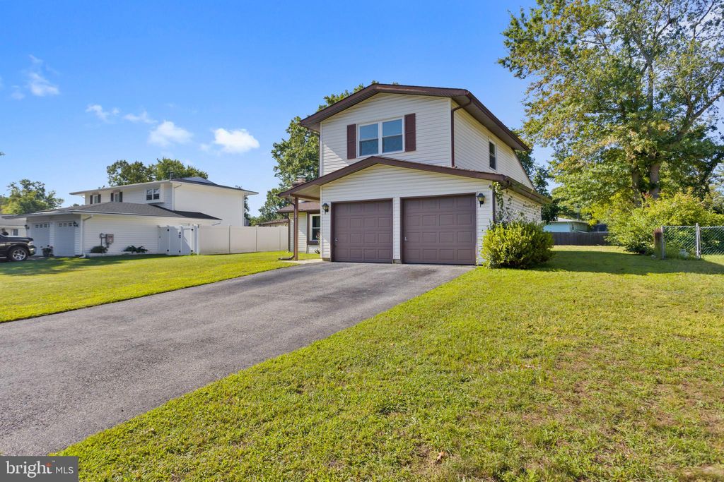 Photo of 12 Kingsley Road, MOUNT HOLLY, NJ 08060 (MLS # NJBL2093210)