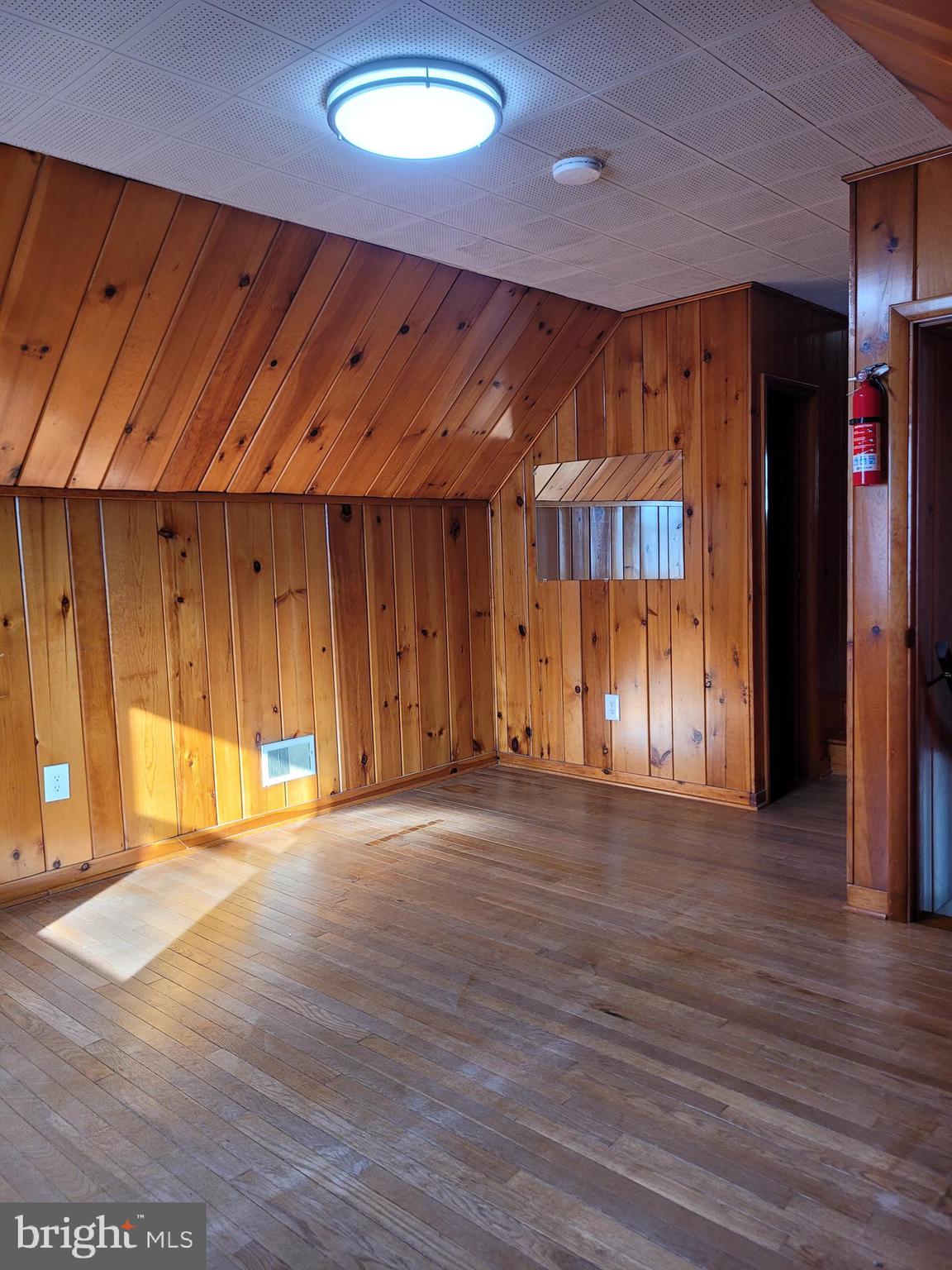 READING - Residential Lease