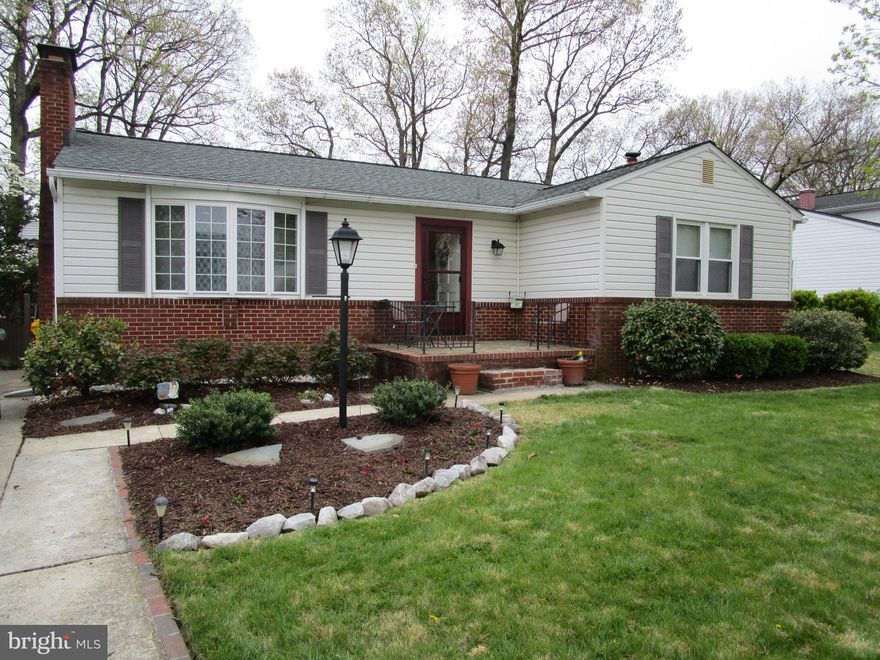 ATTRACTIVE L-SHAPED LINTHICUM RANCHER W/BRICK FIREPLACE ON QUIET STREET!! HARDWOOD FLOORS THROUGHOUT MAIN LEVEL. BEAUTIFUL KITCHEN WITH GRANITE AND STAINLESS STEEL! AWESOME WALKOUT LEVEL PARTY BASEMENT WITH FULL 2ND KITCHEN, WOODSTOVE AND UPDATED FULL BATH W/LARGE WALK-IN SHOWER! NICELY LANDSCAPED. PRIVACY FENCED LEVEL BACKYARD. READY TO GO.