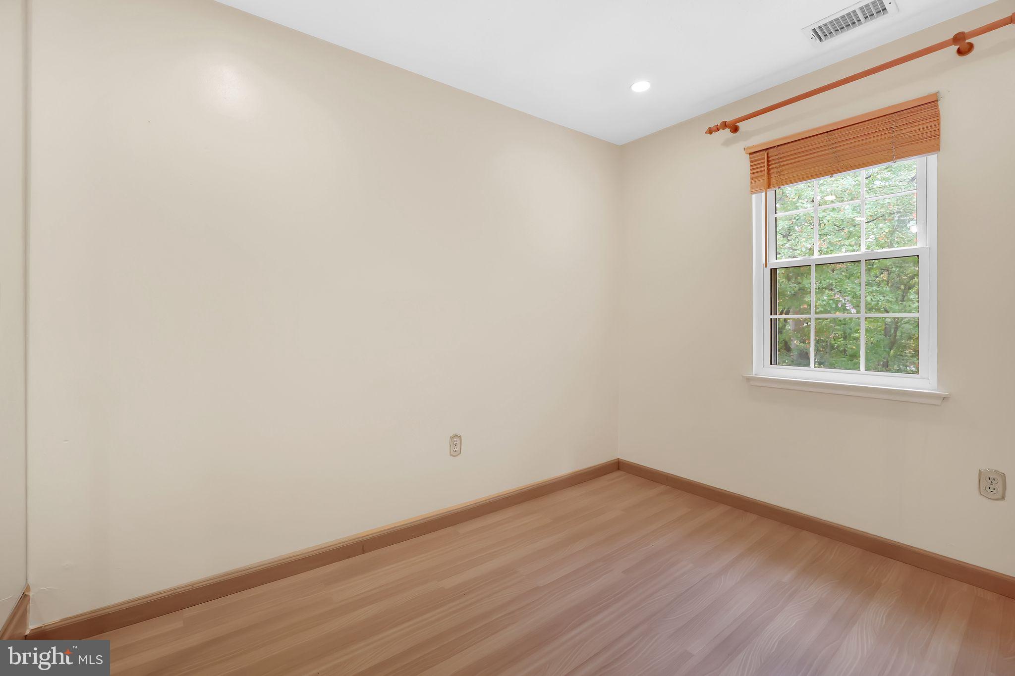 HUNTERS SQUARE - Residential