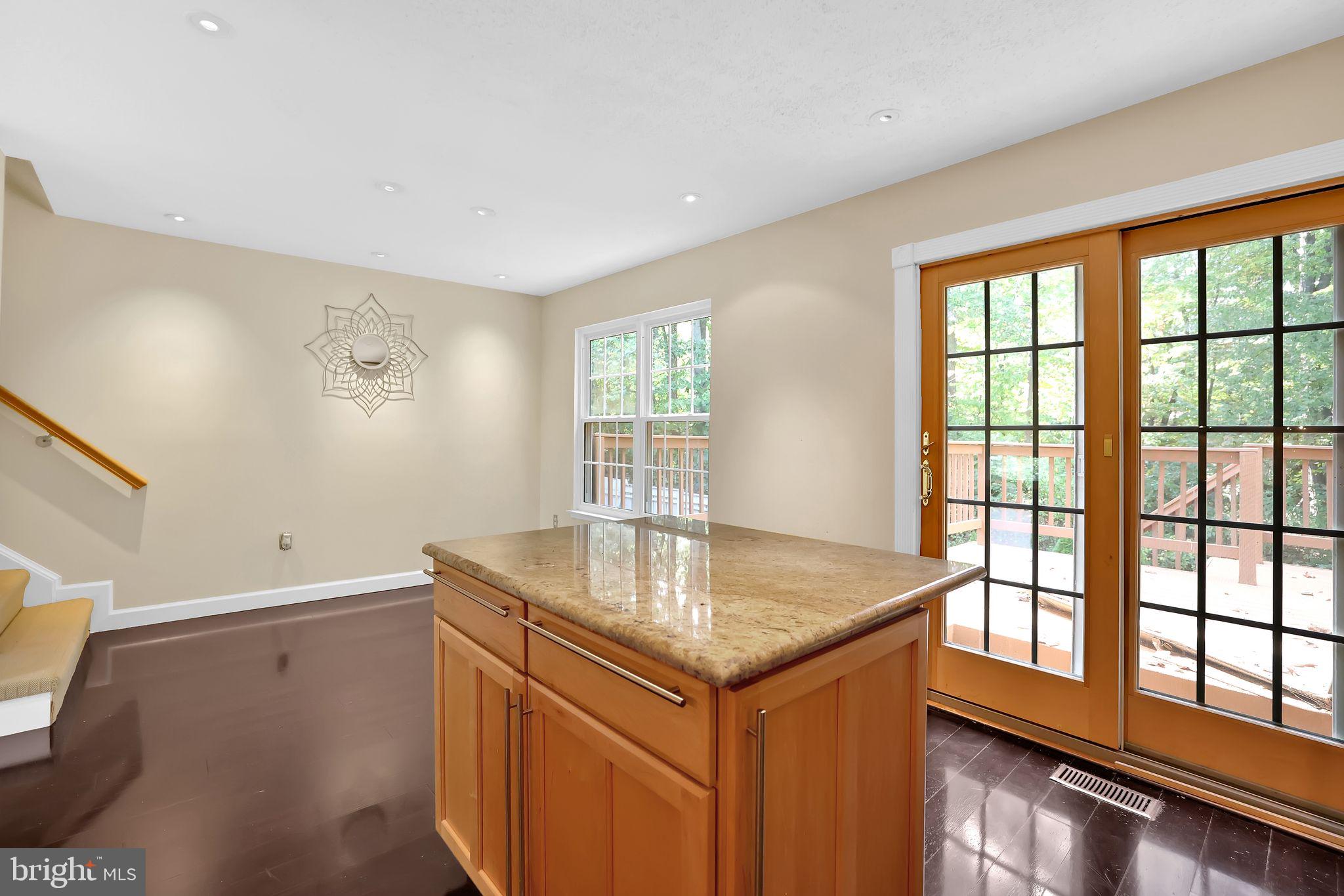 HUNTERS SQUARE - Residential