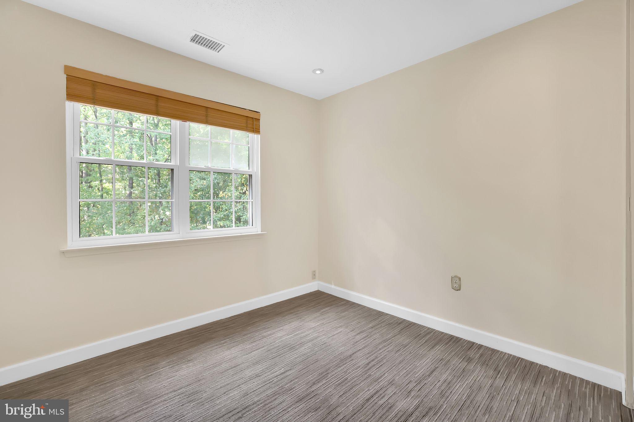 HUNTERS SQUARE - Residential