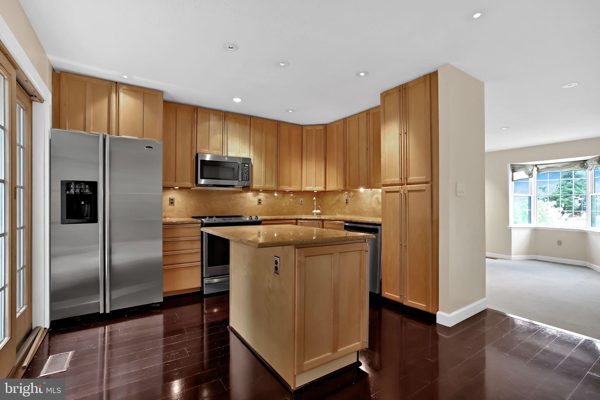 HUNTERS SQUARE - Residential