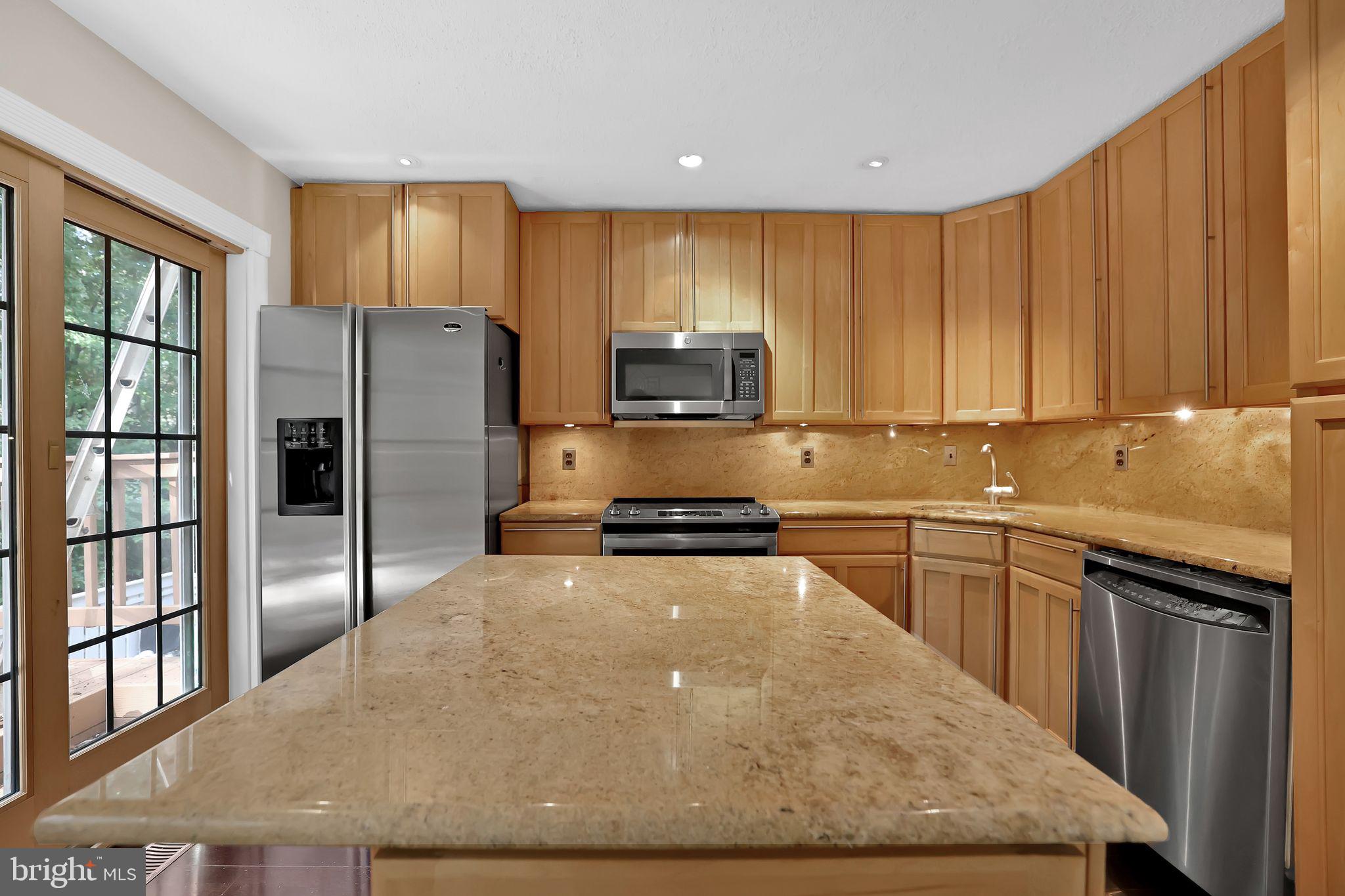 HUNTERS SQUARE - Residential