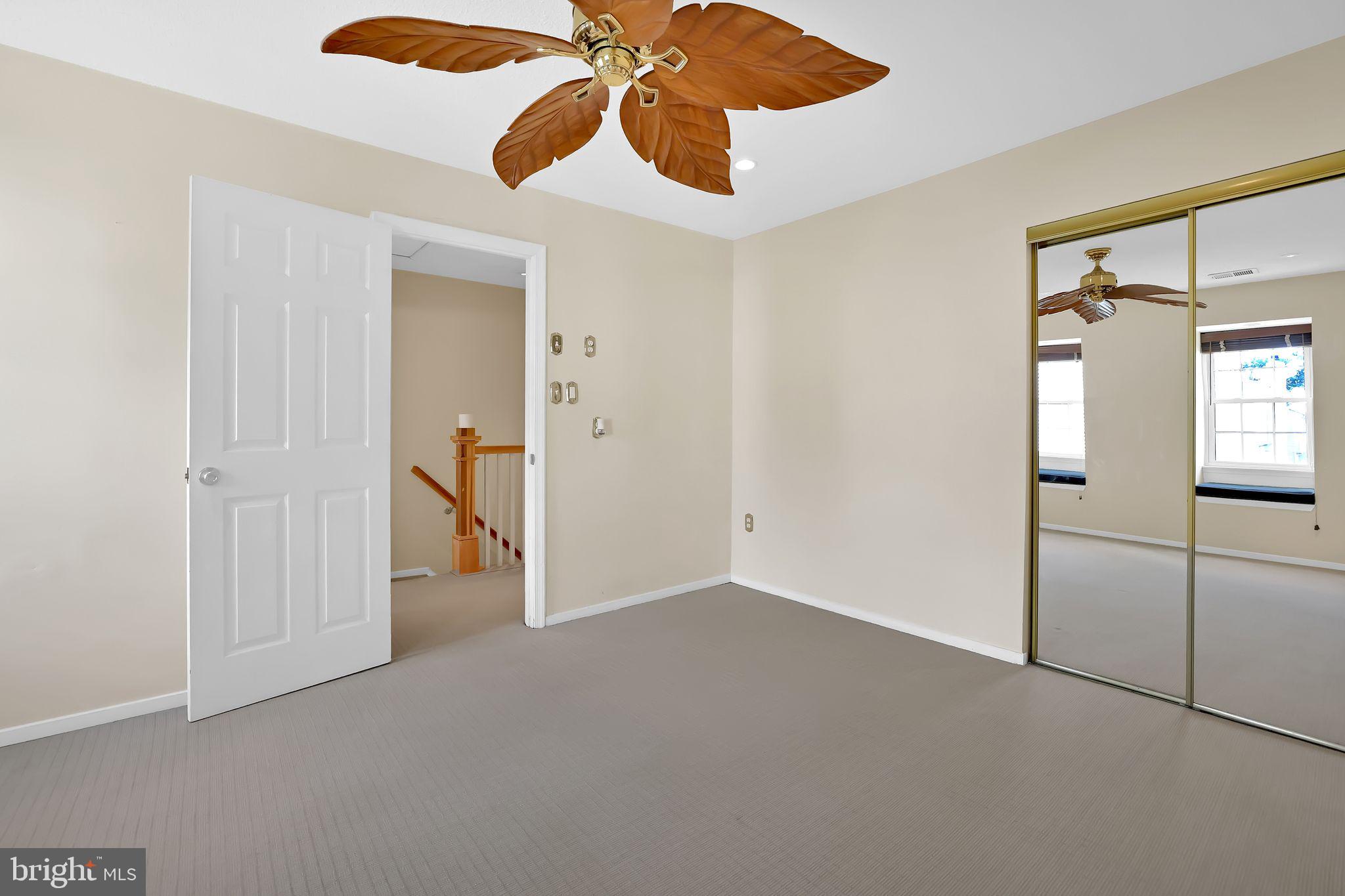 HUNTERS SQUARE - Residential