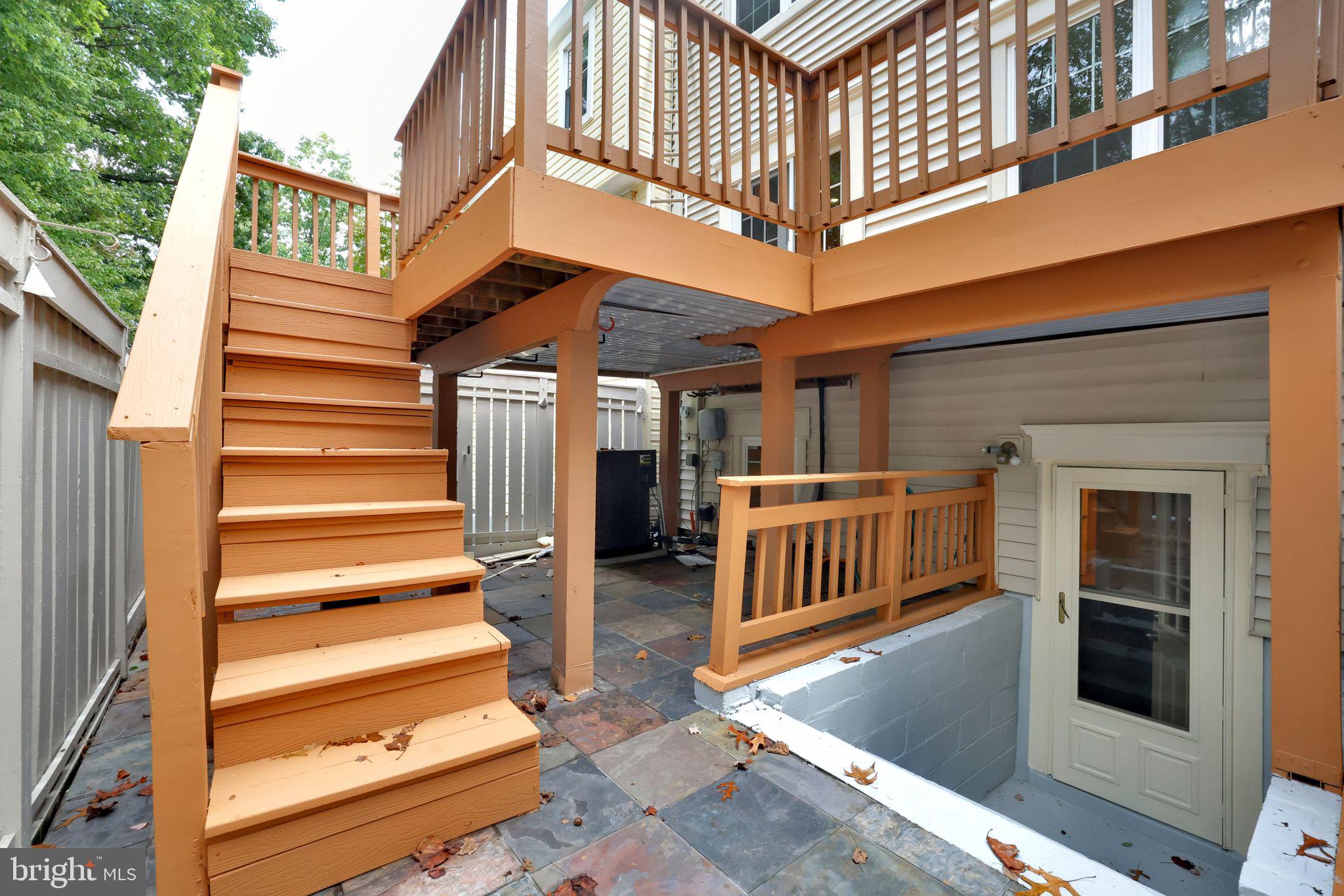 HUNTERS SQUARE - Residential