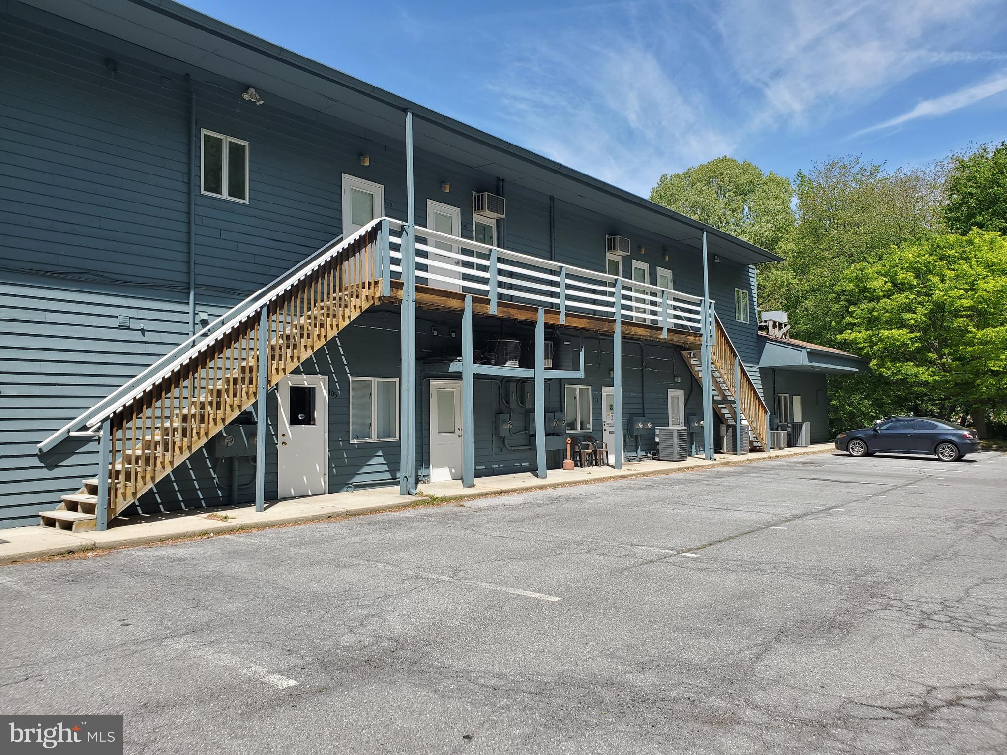 CHURCHTON - Commercial Lease