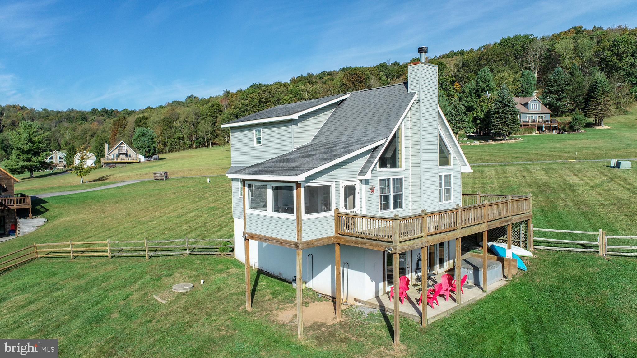 PARADISE POINT - Residential