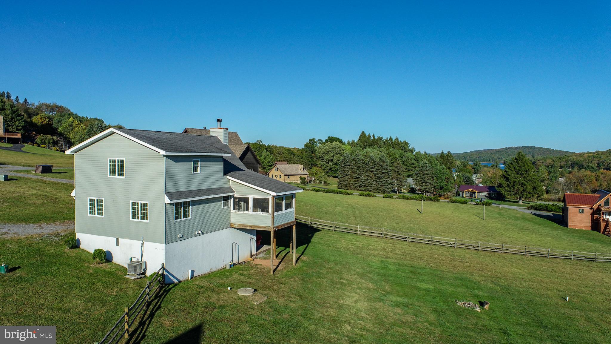 PARADISE POINT - Residential