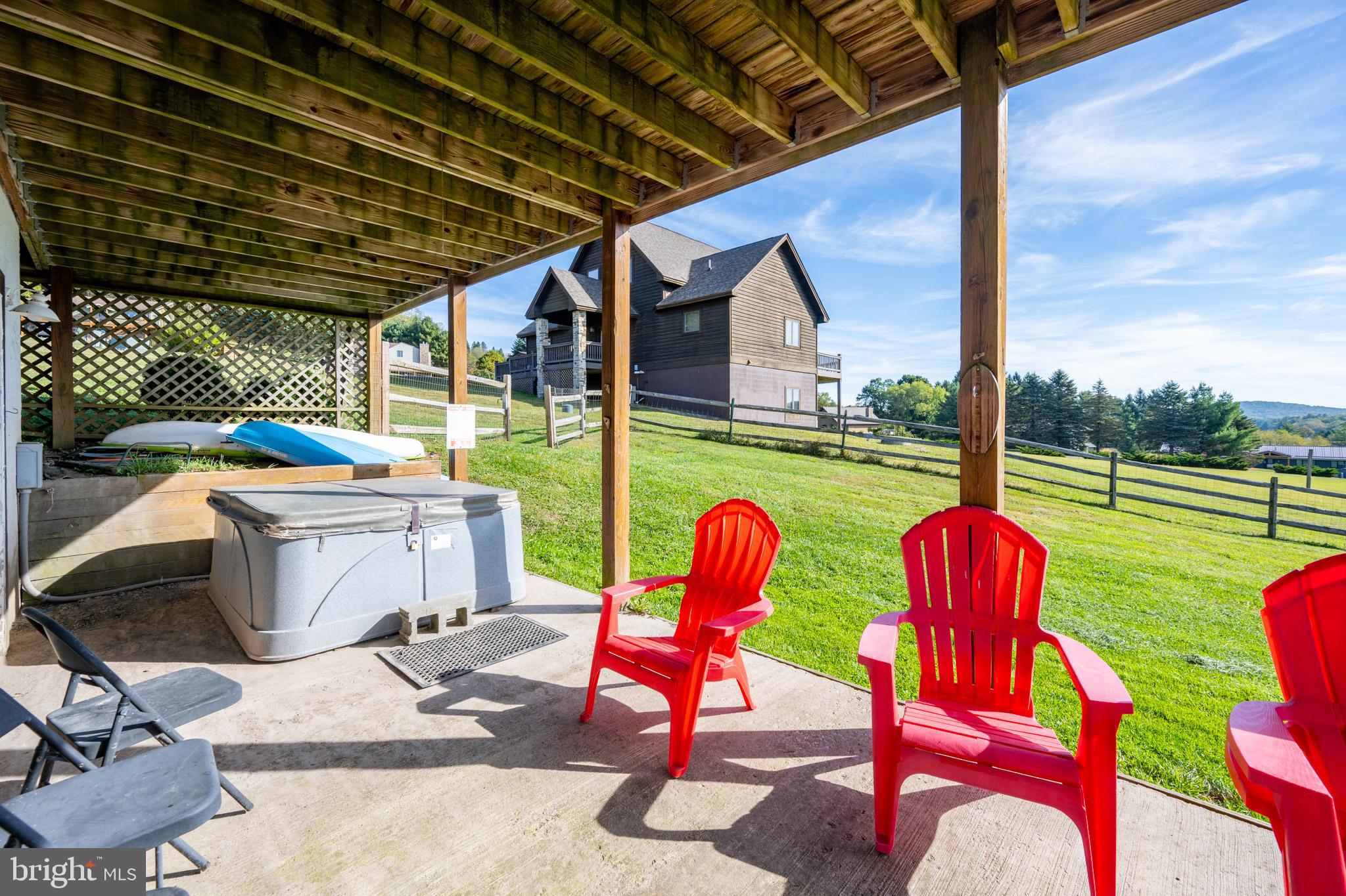 PARADISE POINT - Residential