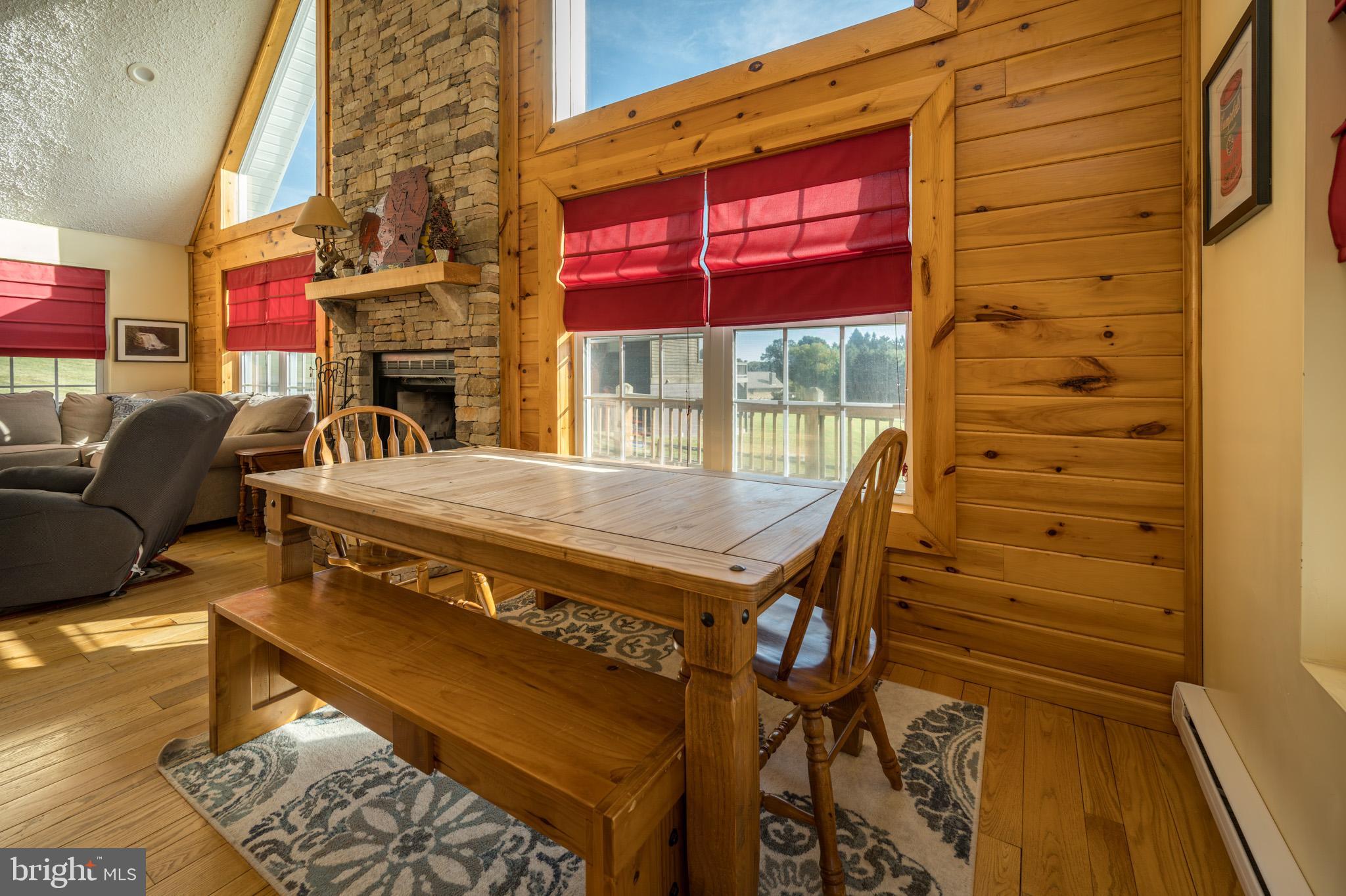 PARADISE POINT - Residential