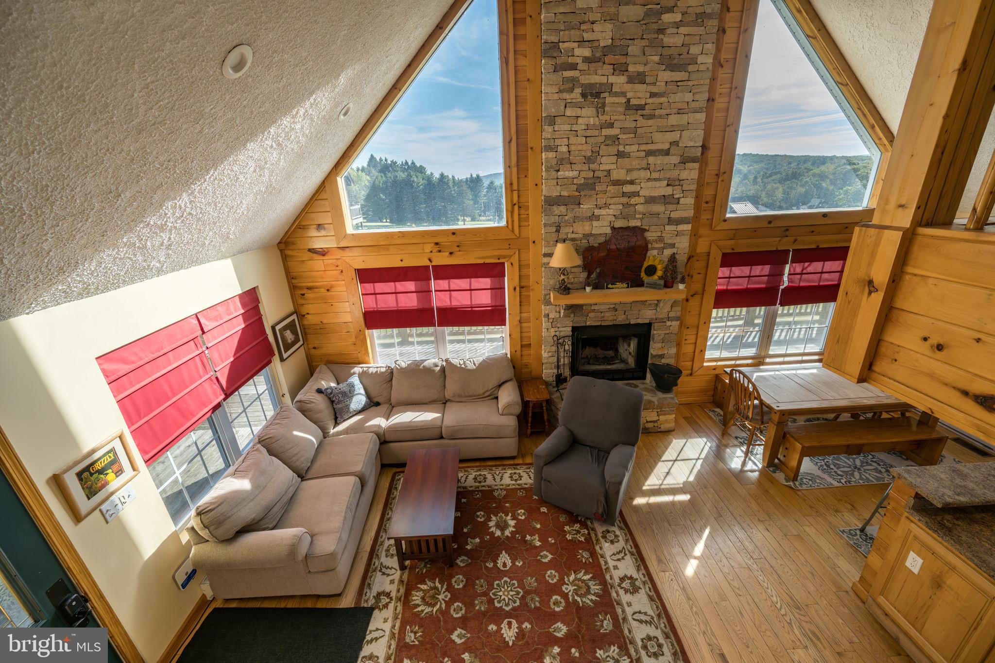 PARADISE POINT - Residential