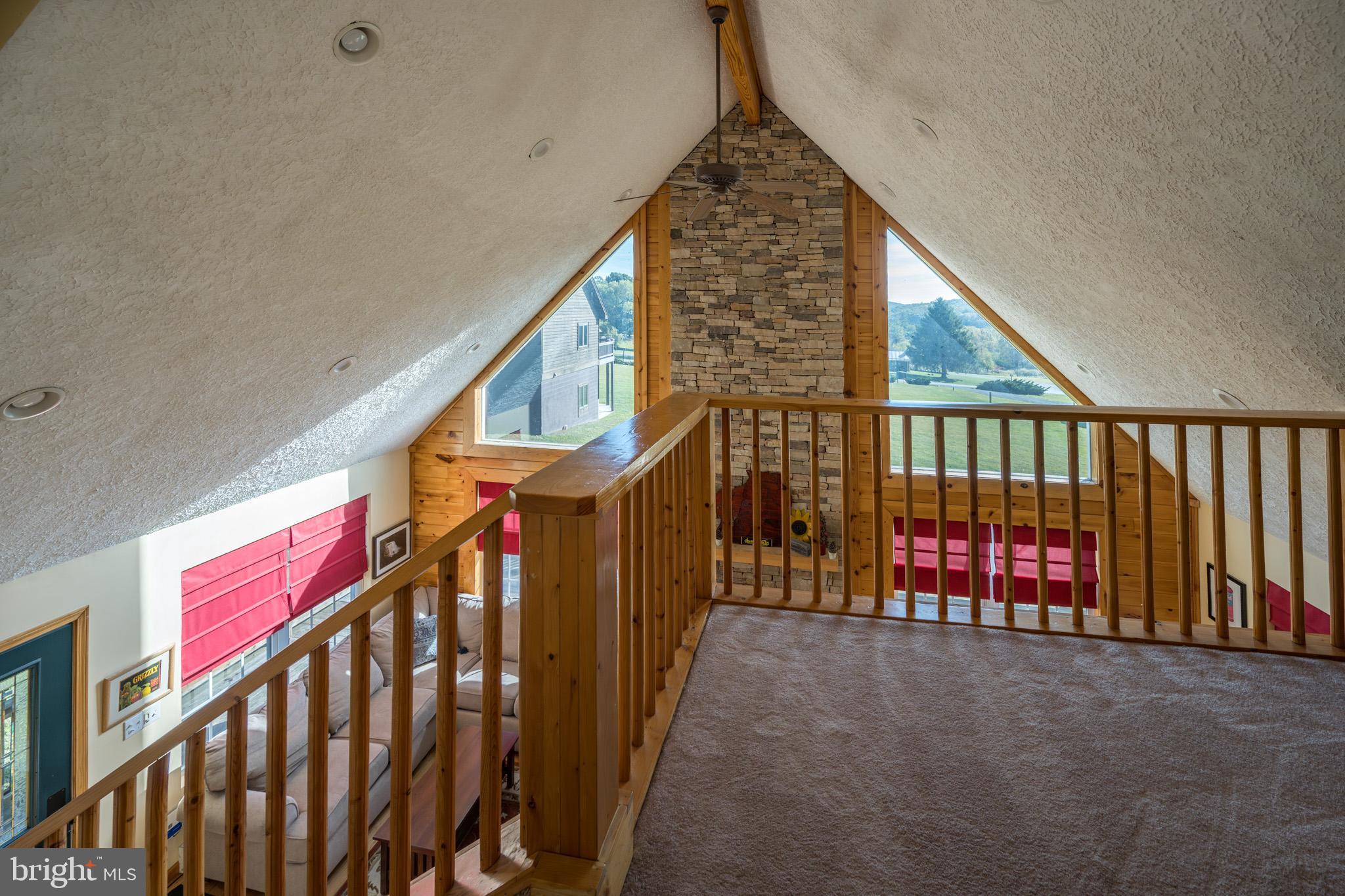 PARADISE POINT - Residential