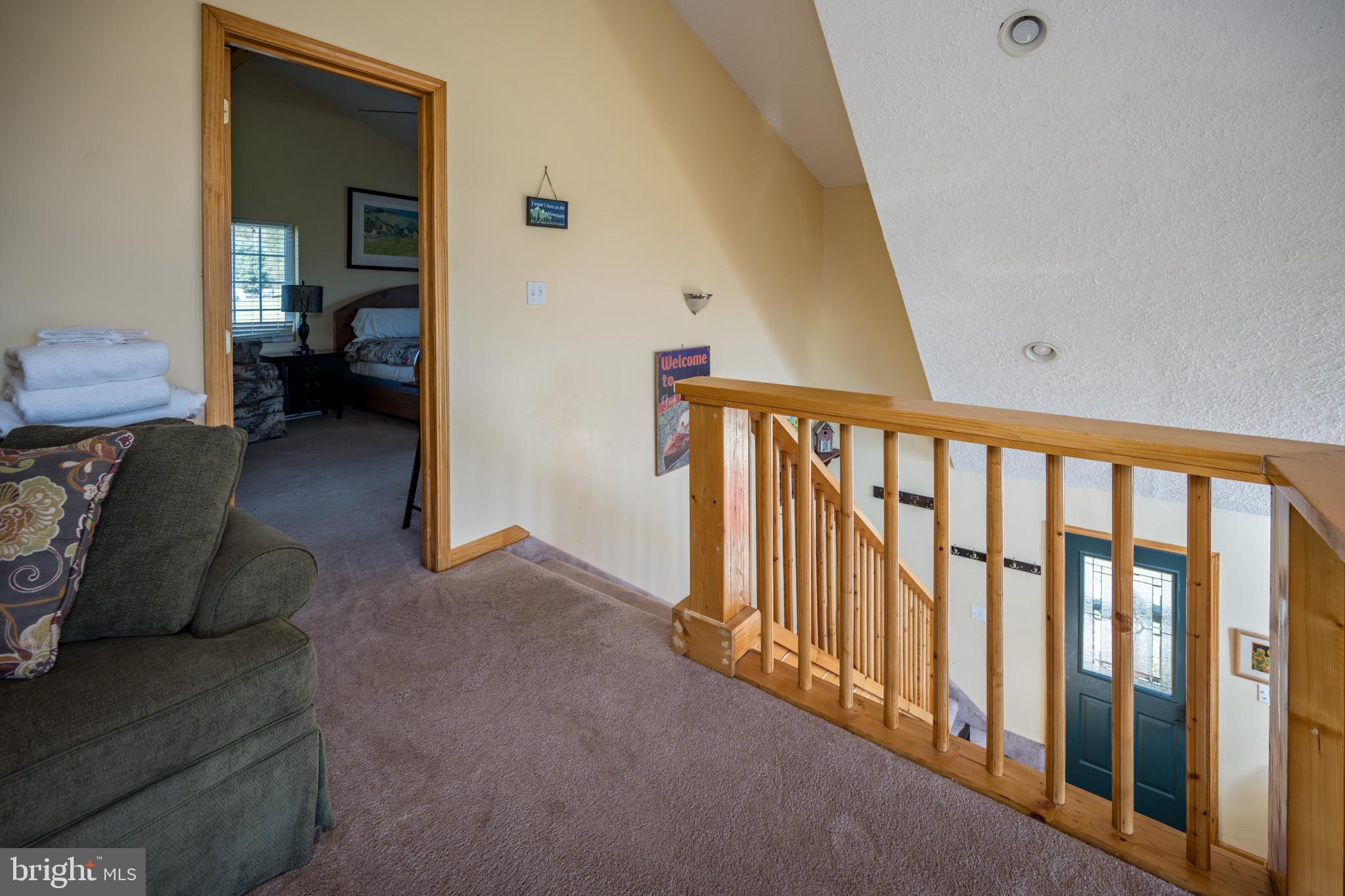 PARADISE POINT - Residential