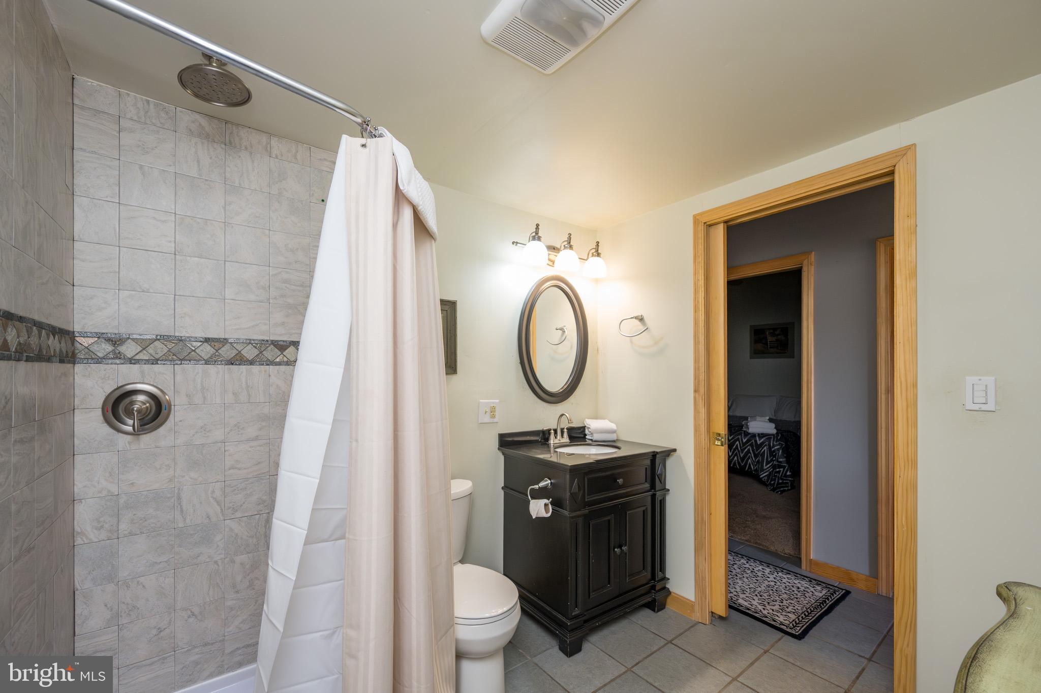 PARADISE POINT - Residential