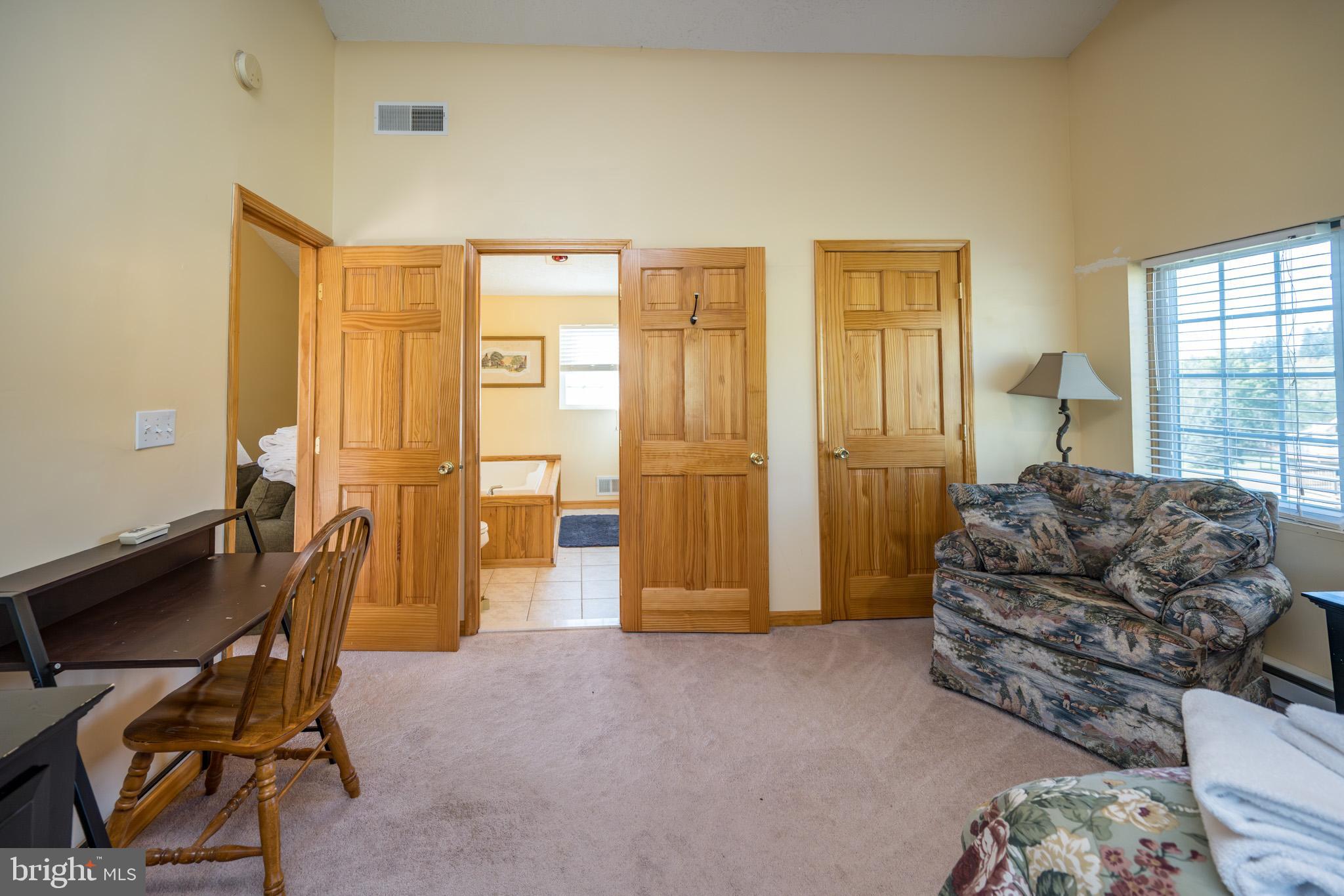 PARADISE POINT - Residential